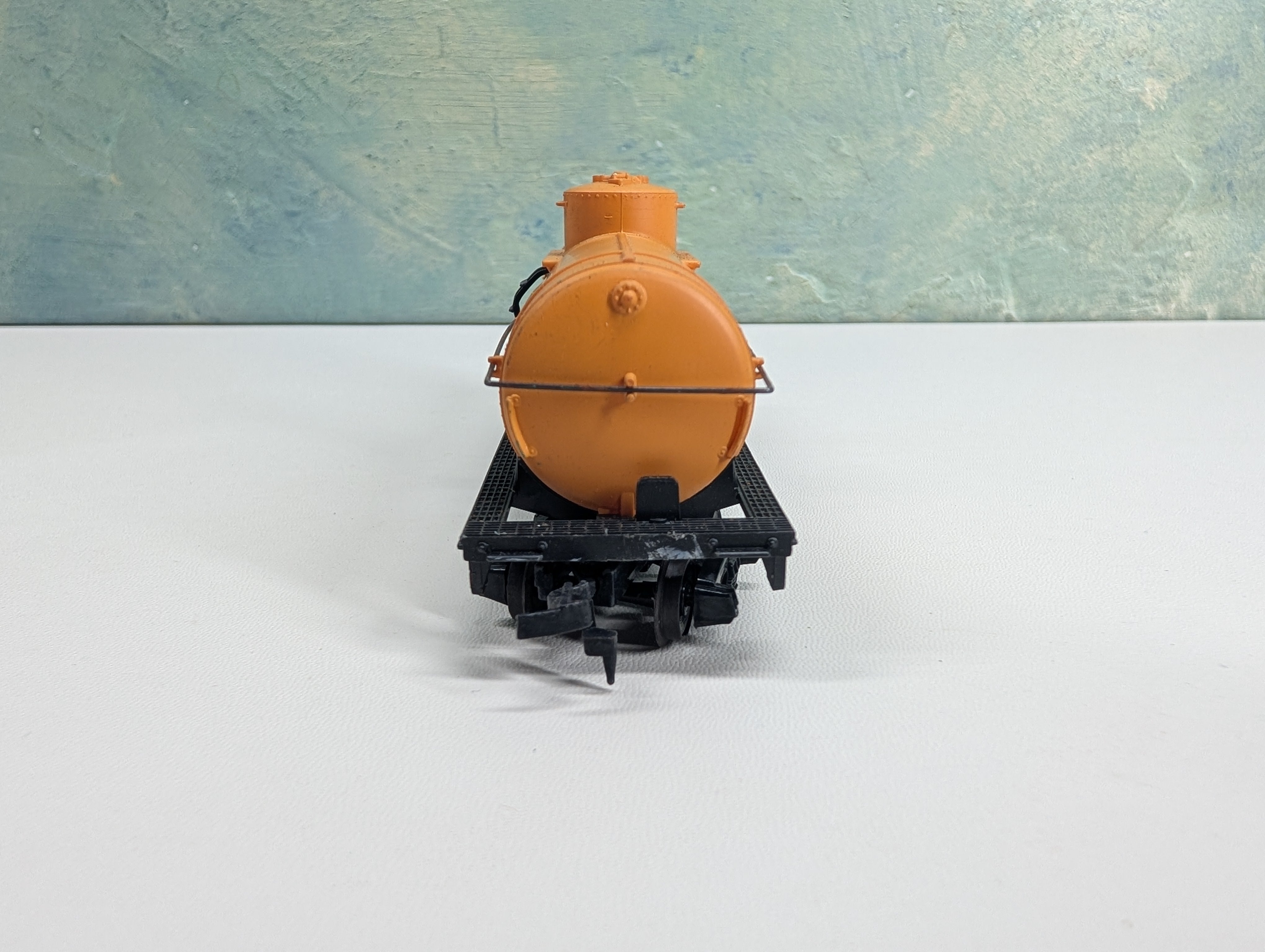 USED Tyco HO Scale Single Dome Tank Car Shell