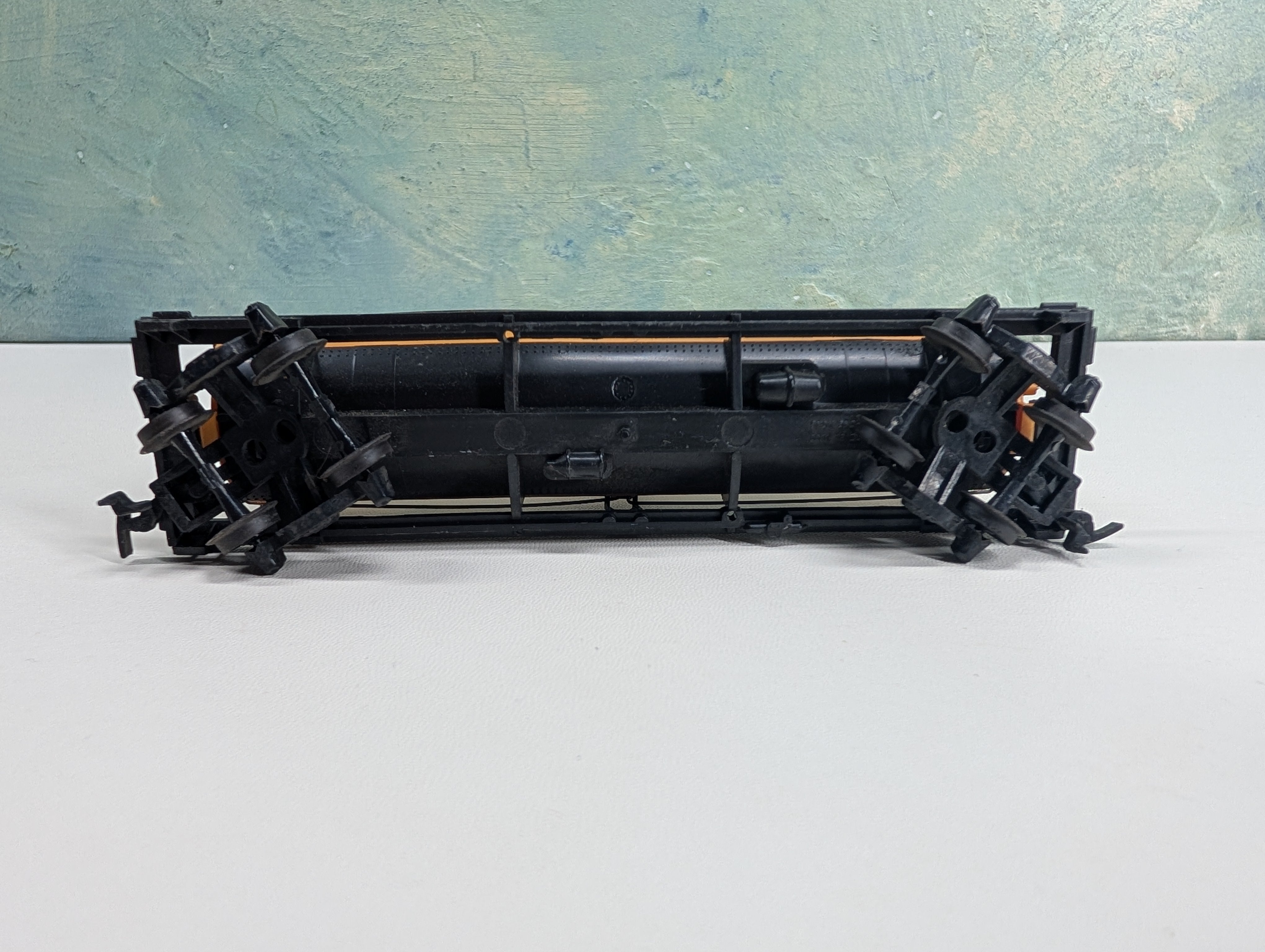 USED Tyco HO Scale Single Dome Tank Car Shell
