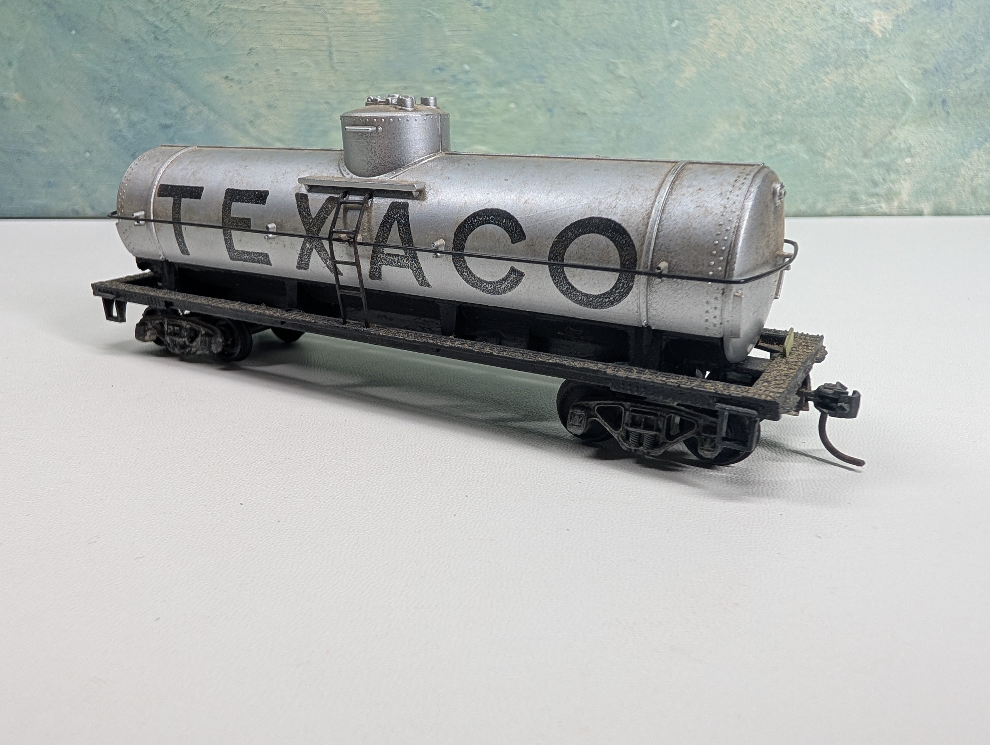 USED Mantua HO Scale Single Dome Tank Car Texaco