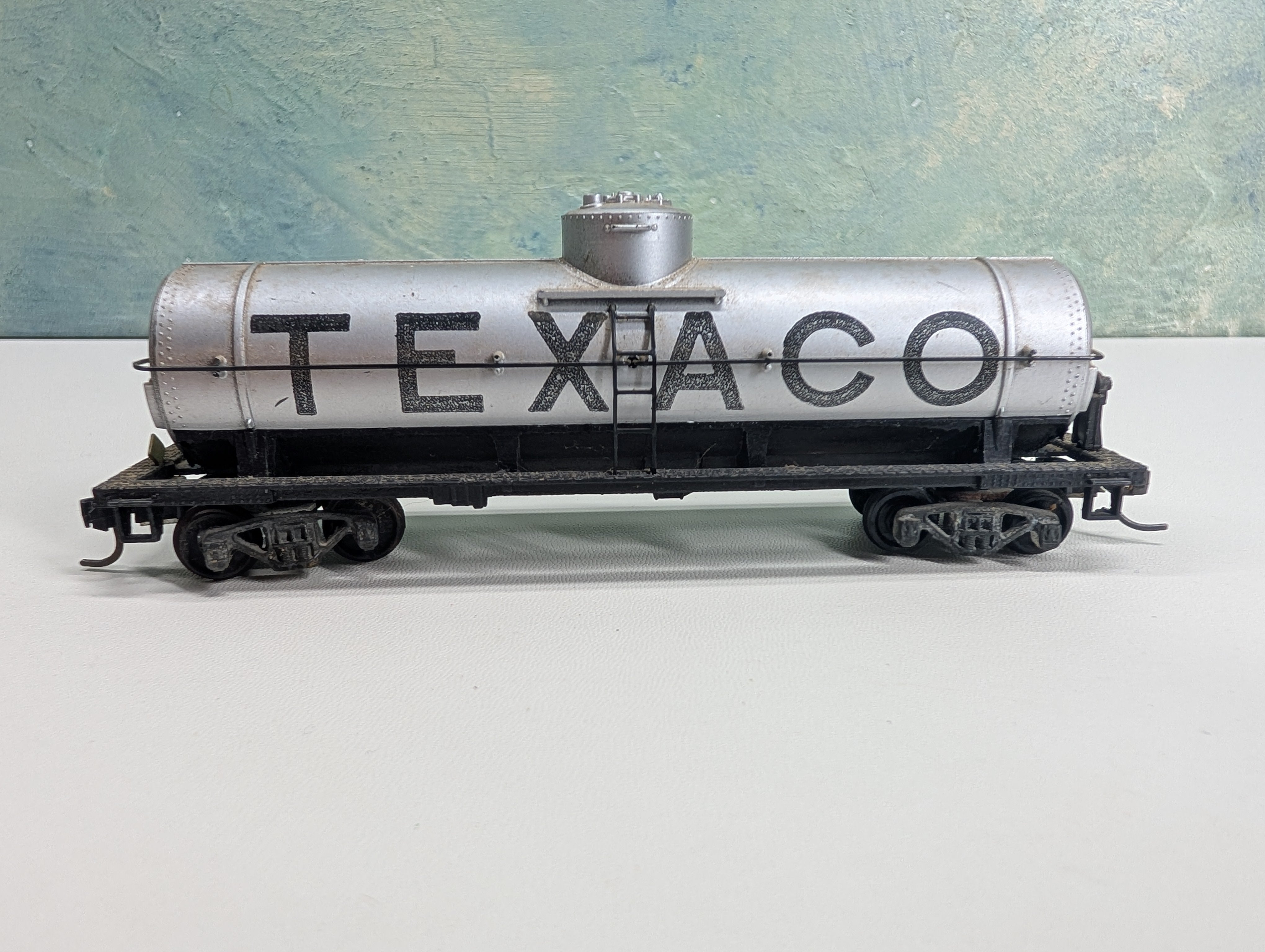 USED Mantua HO Scale Single Dome Tank Car Texaco
