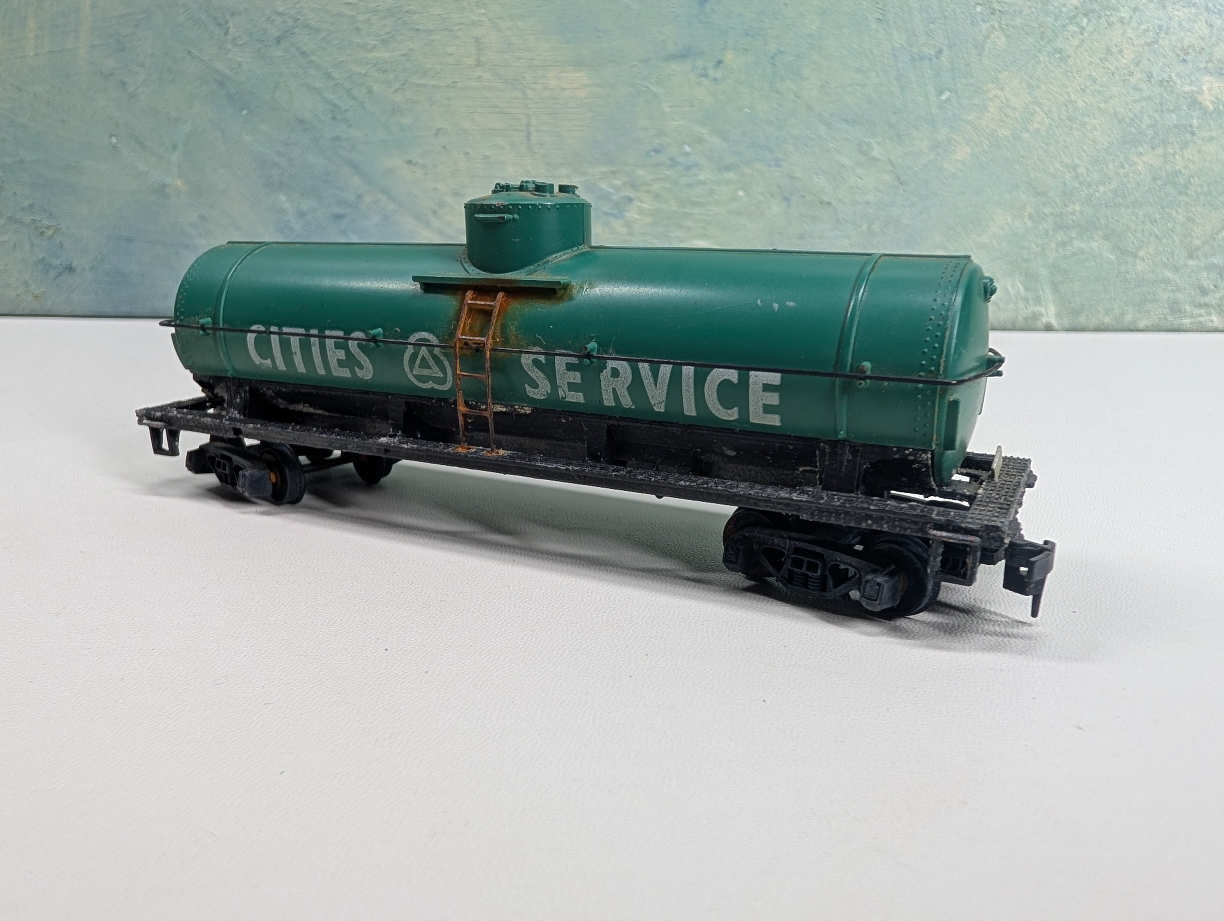 USED Mantua HO Scale Single Dome Tank Car Cities Service