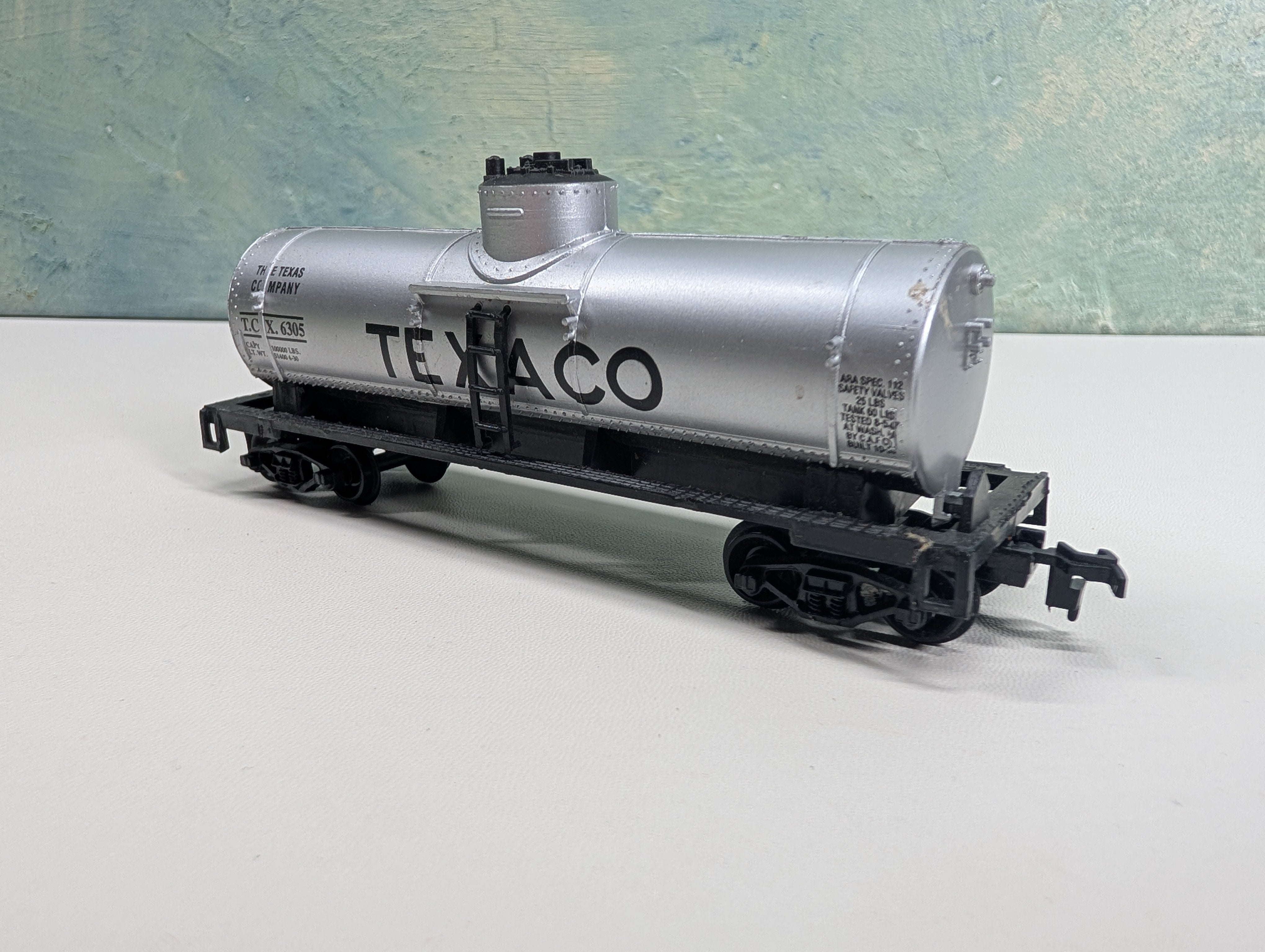 USED Life-Like HO Scale Single Dome Tank Car Texaco TCX #6305