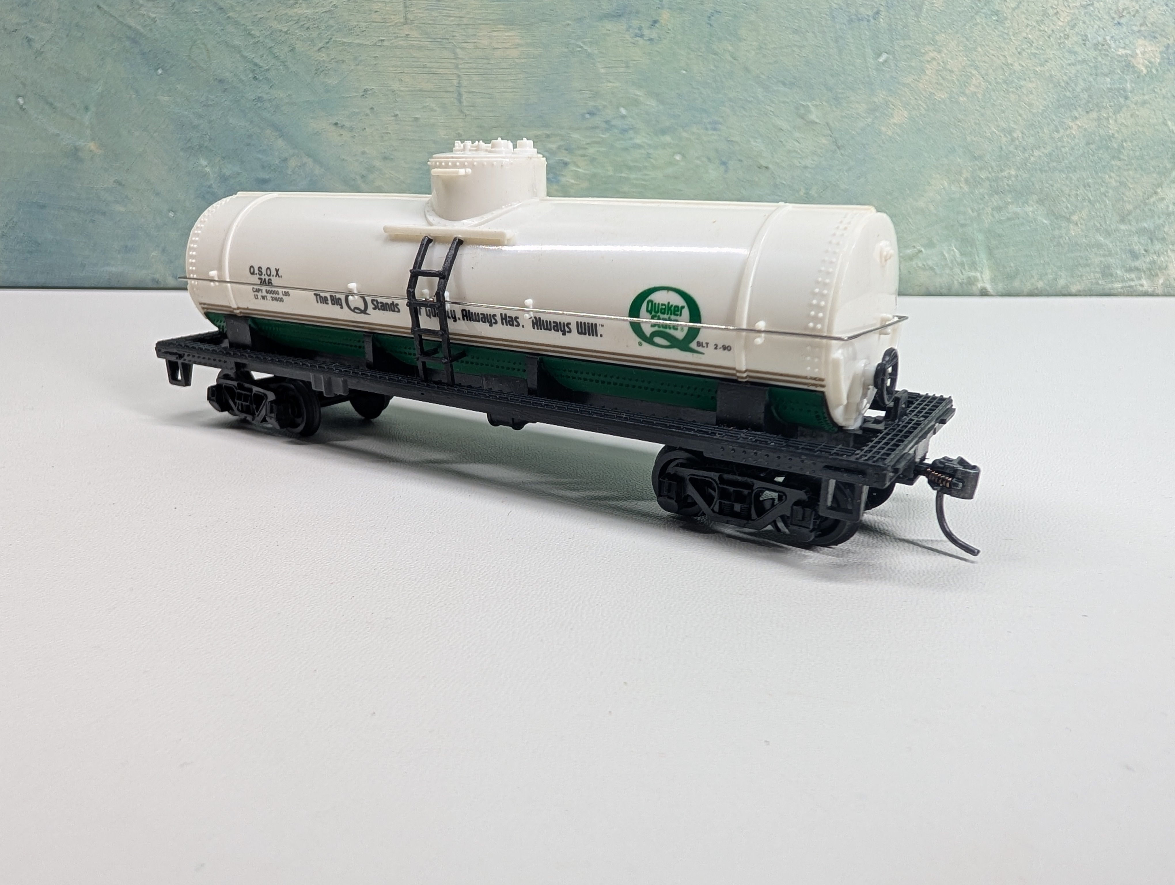 USED Bachmann HO Scale Single Dome Tank Car Quaker State QSOX #746