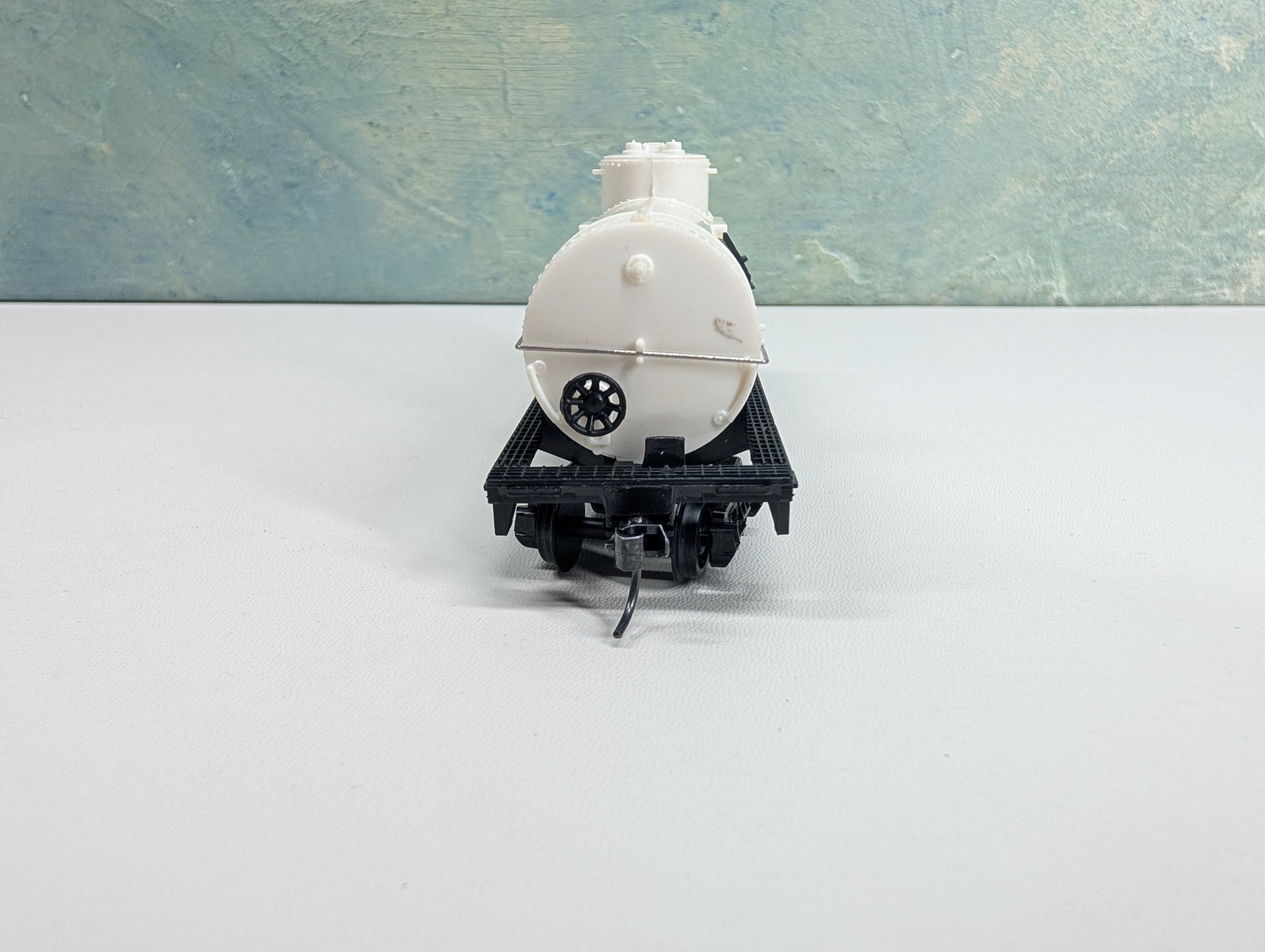 USED Bachmann HO Scale Single Dome Tank Car Quaker State QSOX #746