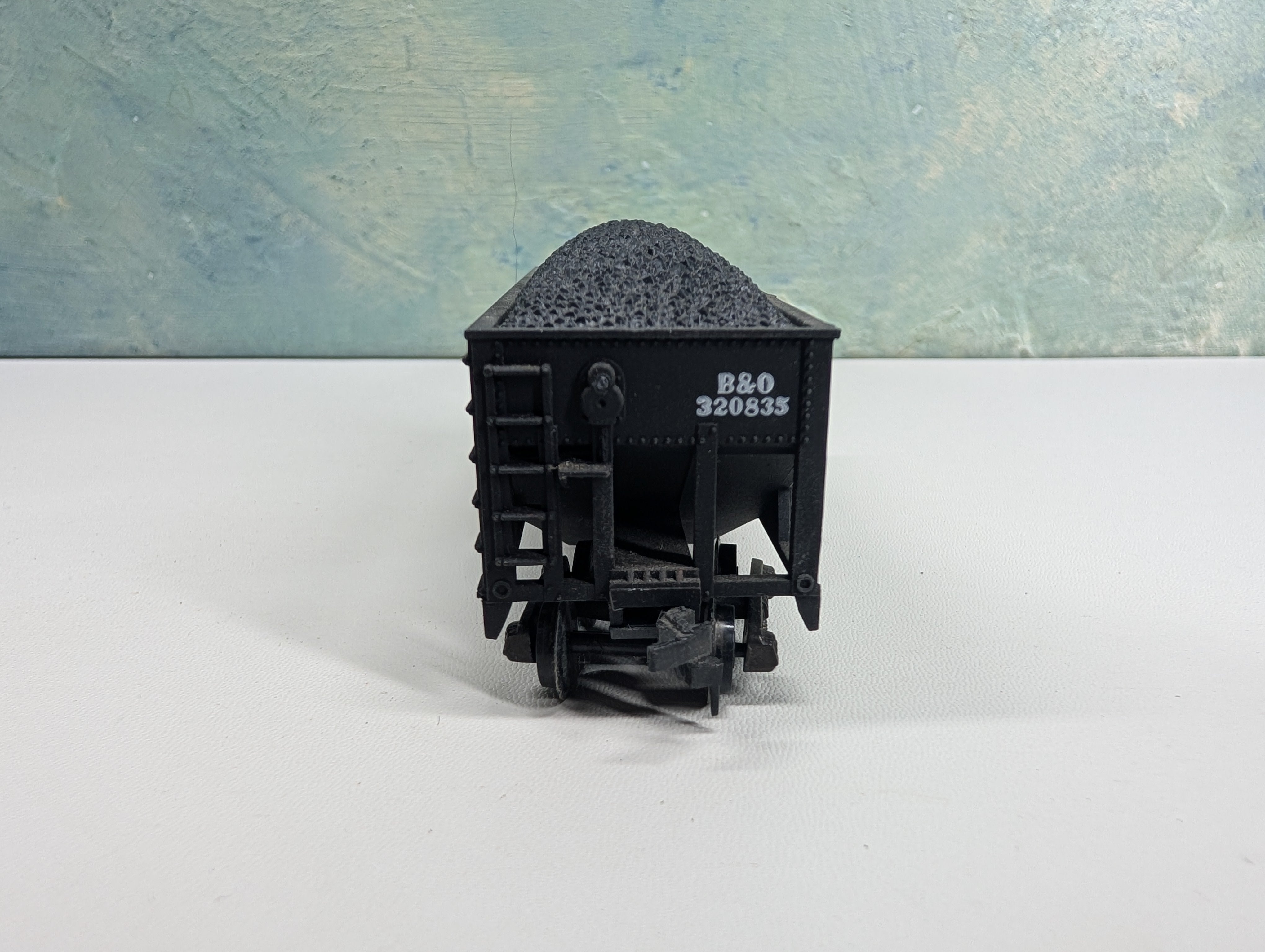 USED Varney HO Scale 2 Bay Hopper w/ Coal Load Baltimore and Ohio B&O #320835