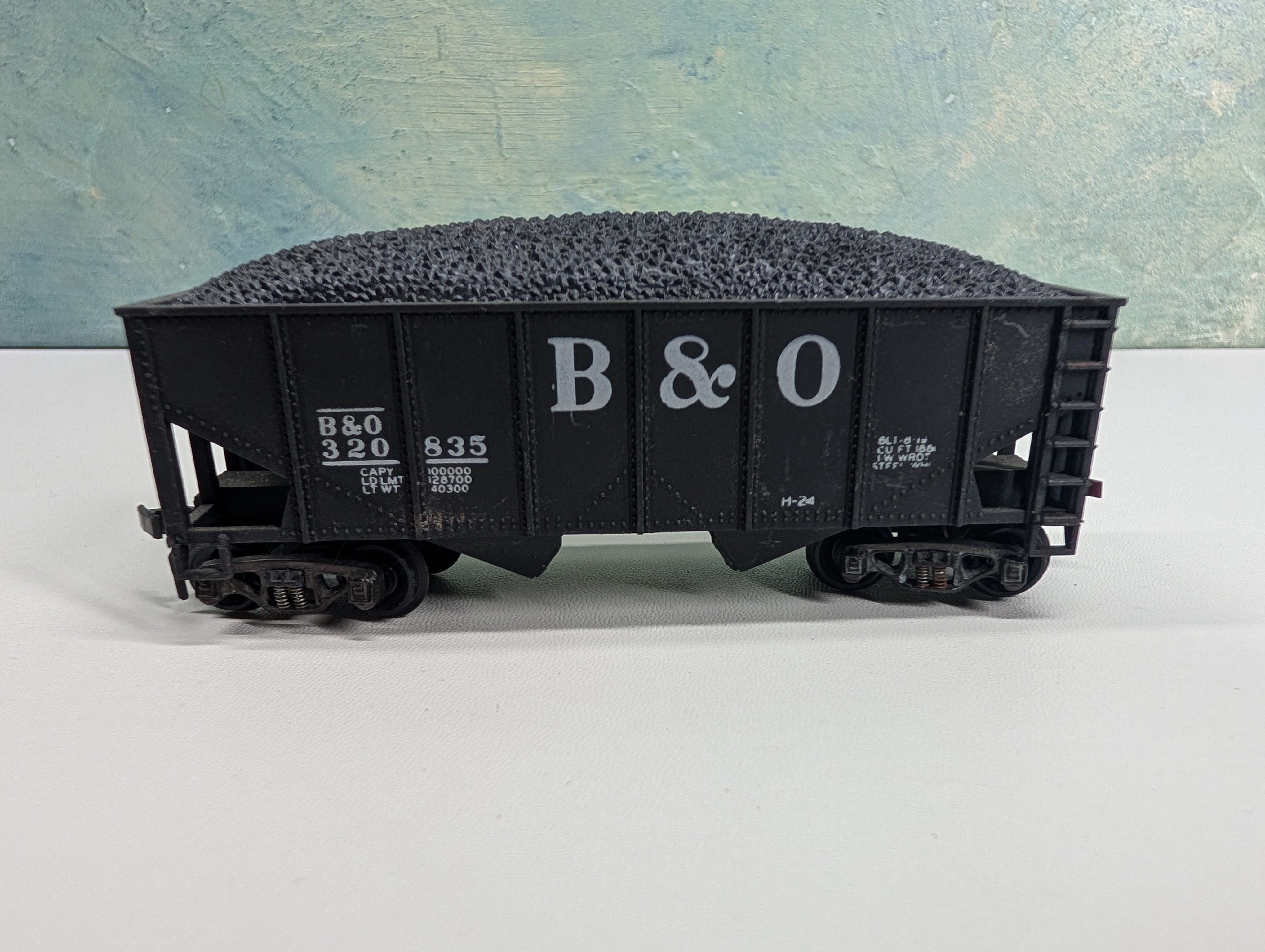 USED Varney HO Scale 2 Bay Hopper w/ Coal Load Baltimore and Ohio B&O #320835