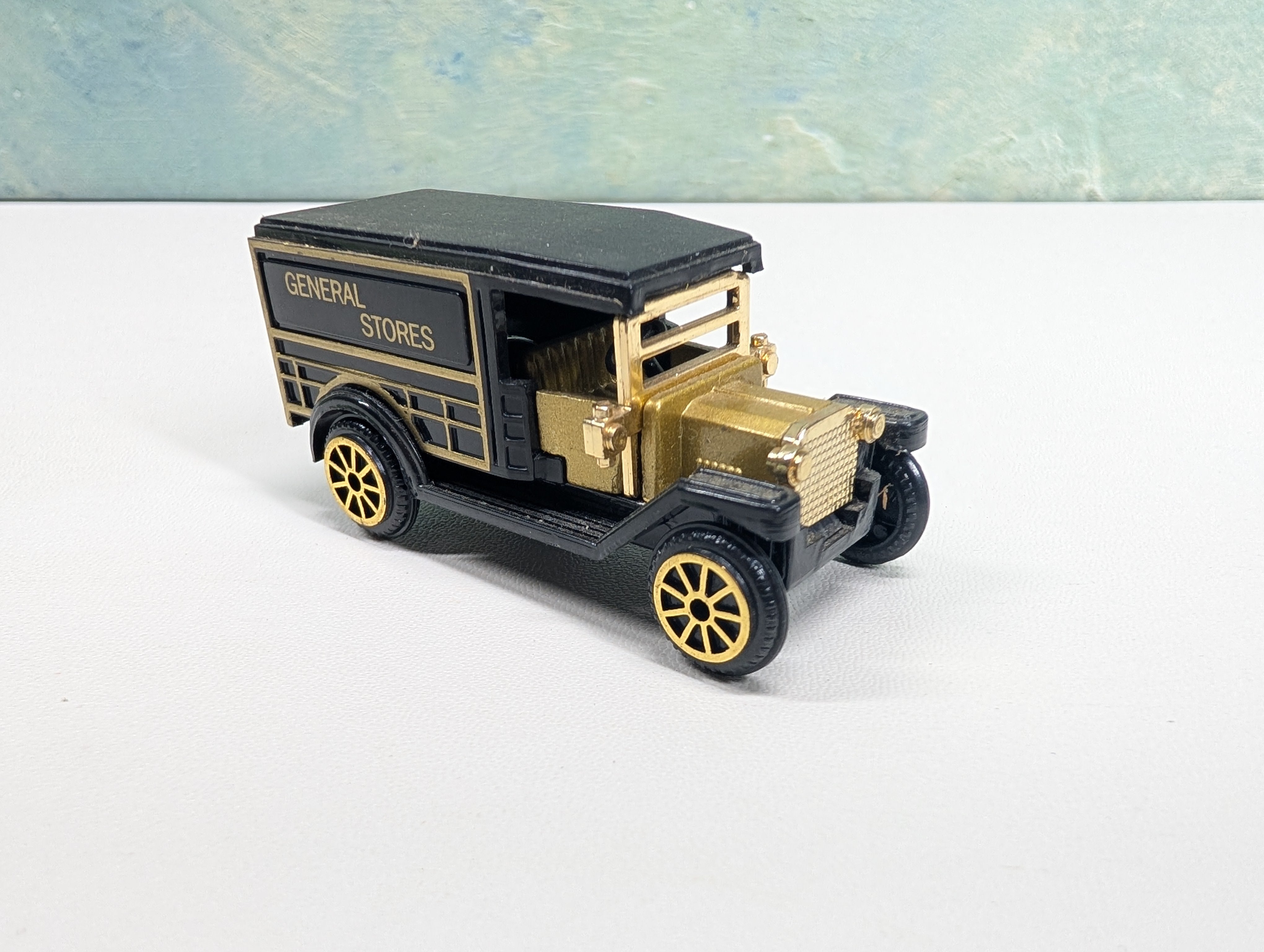 USED High Speed HO Scale General Store Truck