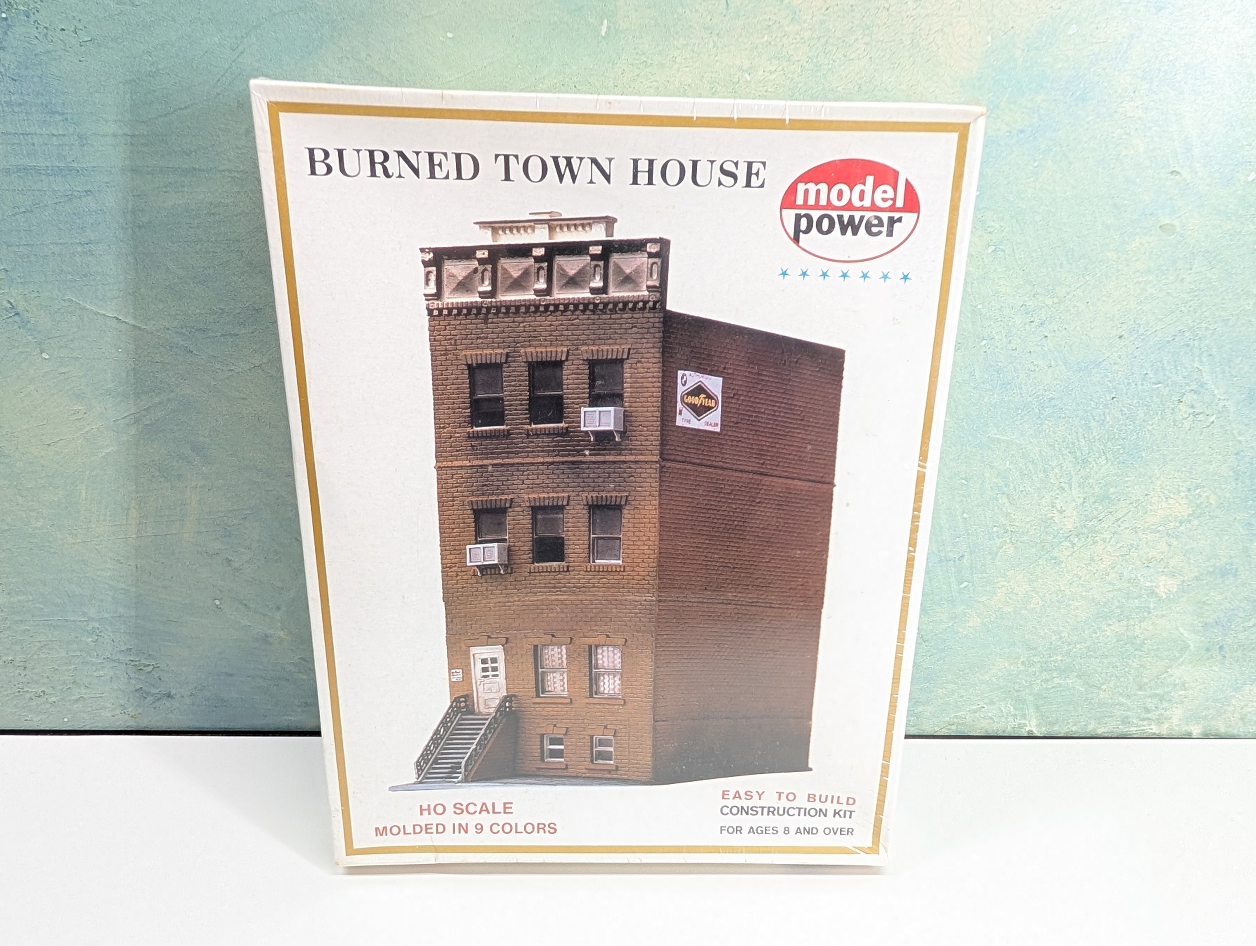 Model Power 466 HO Scale Burned Town House (sealed)