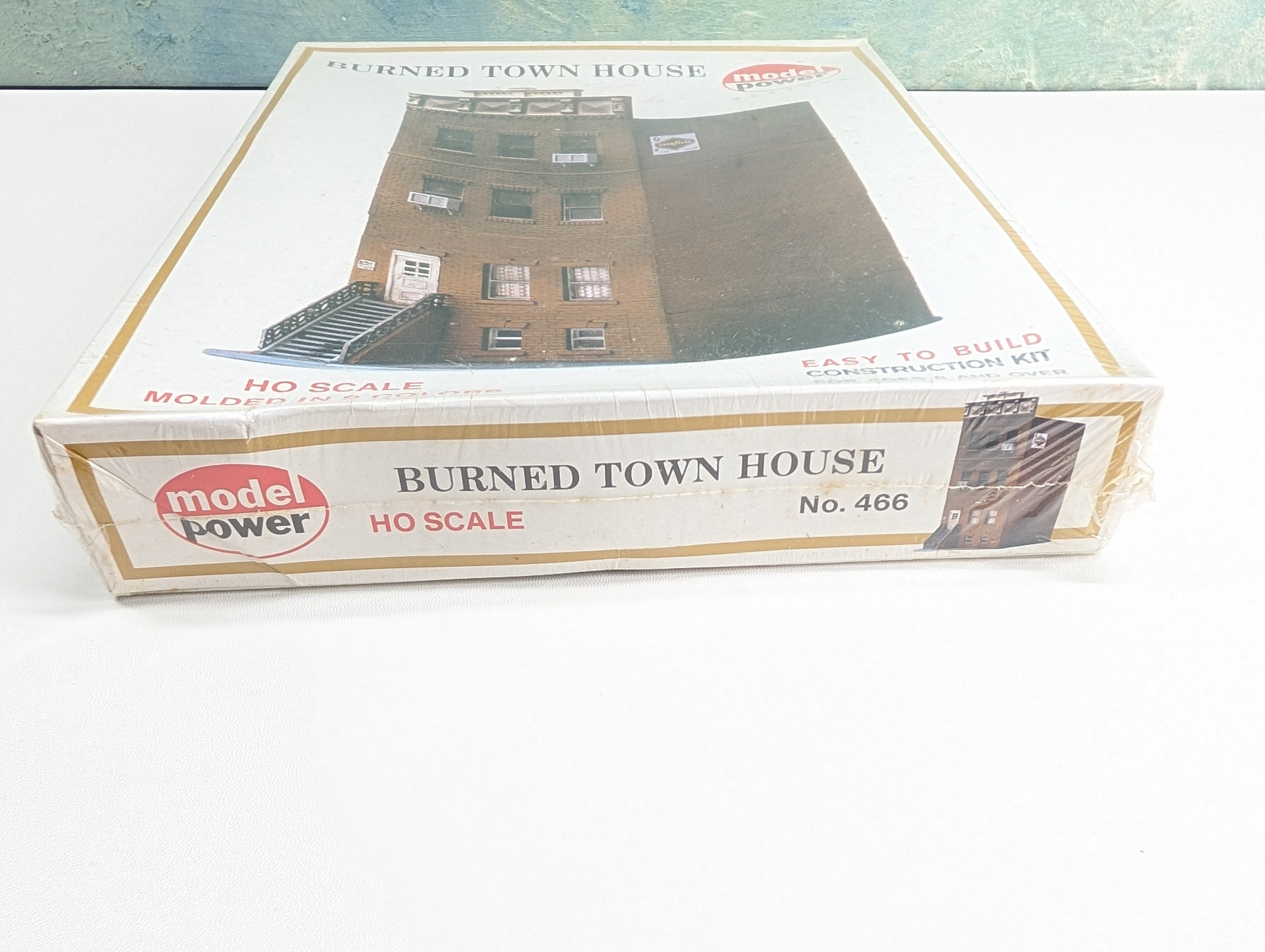 Model Power 466 HO Scale Burned Town House (sealed)