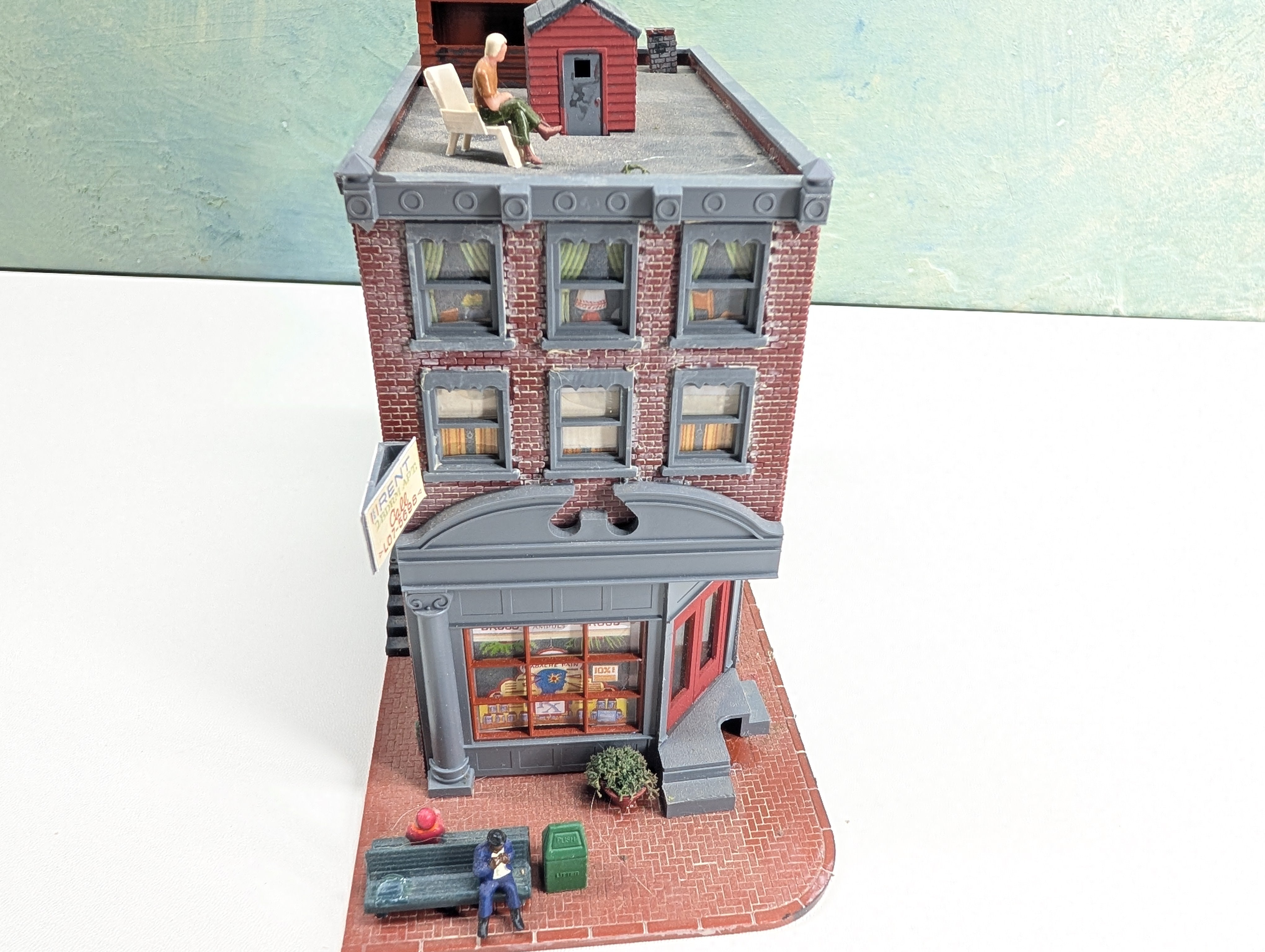 USED HO Scale Corner Store w/ Added Details, Brick