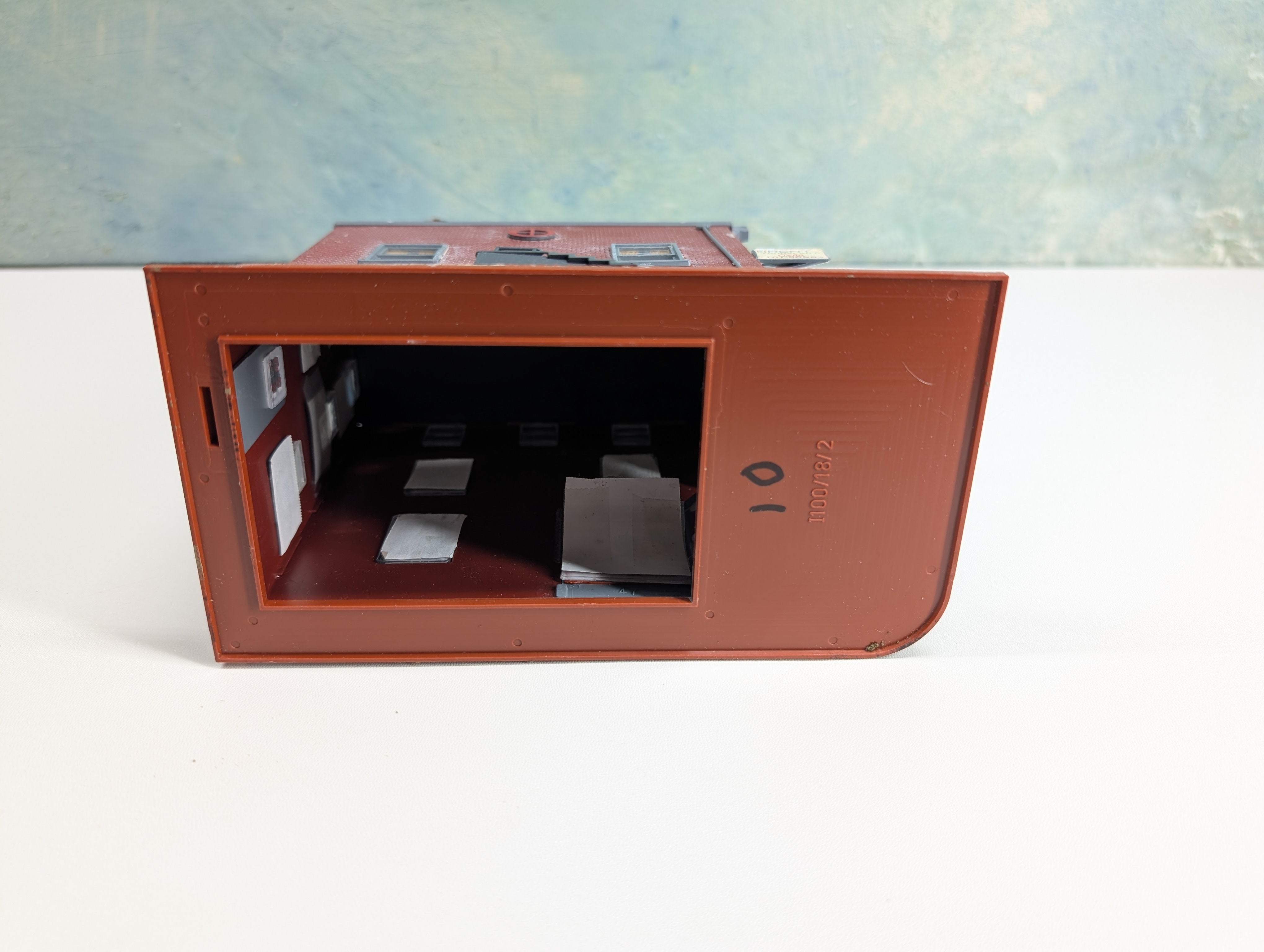 USED HO Scale Corner Store w/ Added Details, Brick