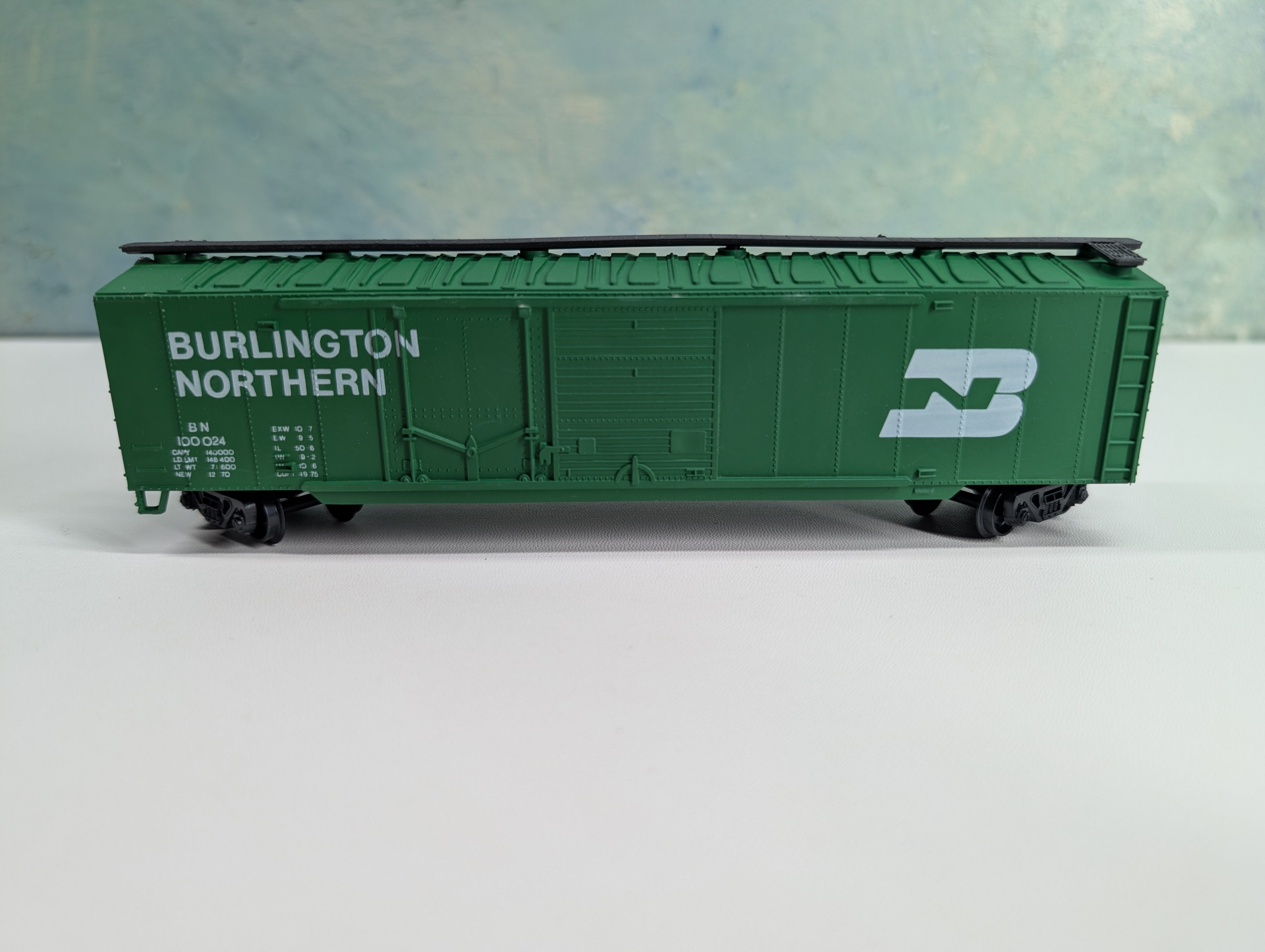 USED AHM HO Scale 50' Box Car Burlington Northern BN #100024