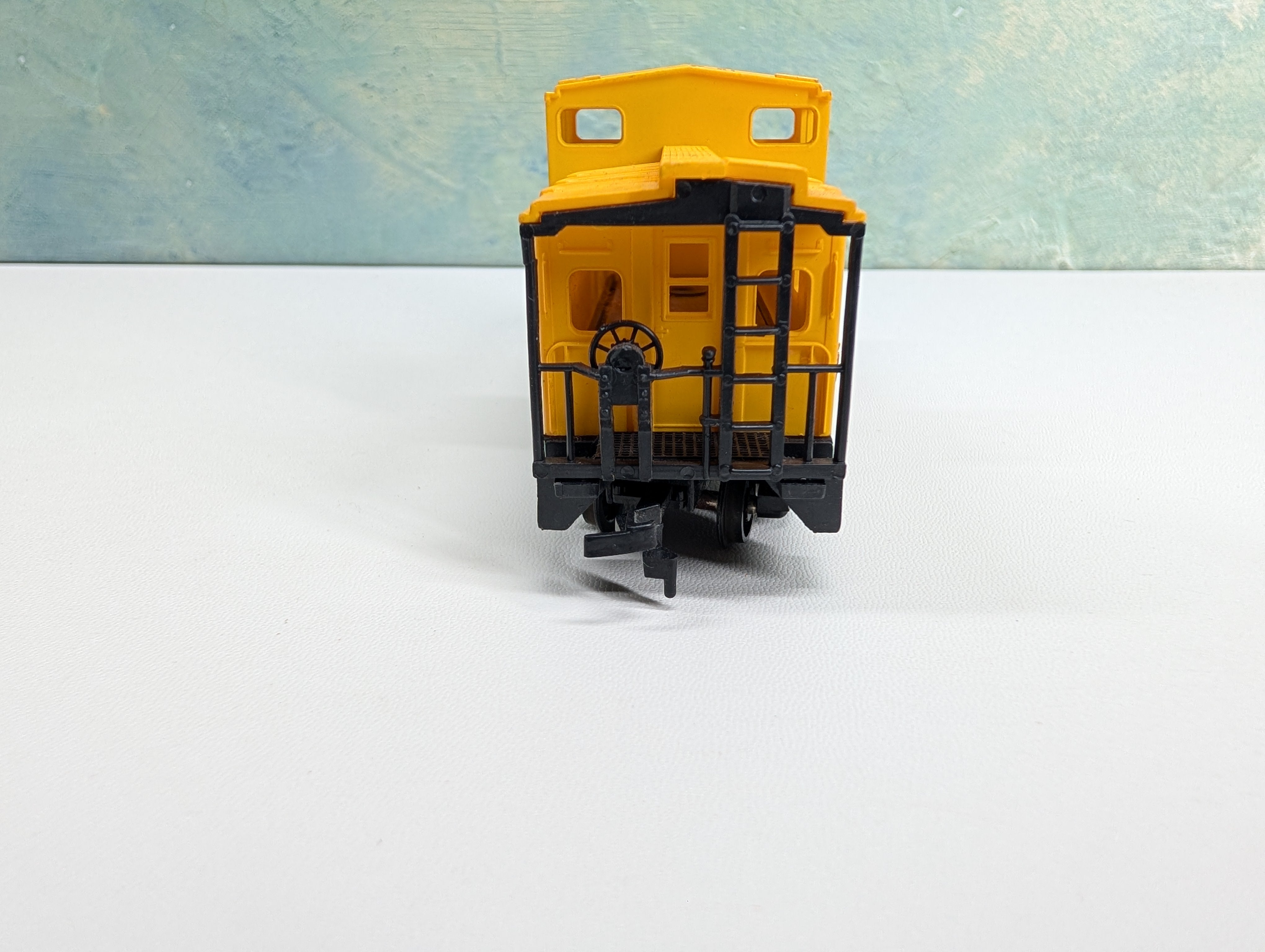 USED Cox HO Scale Caboose Big Pine Lumber Co #011