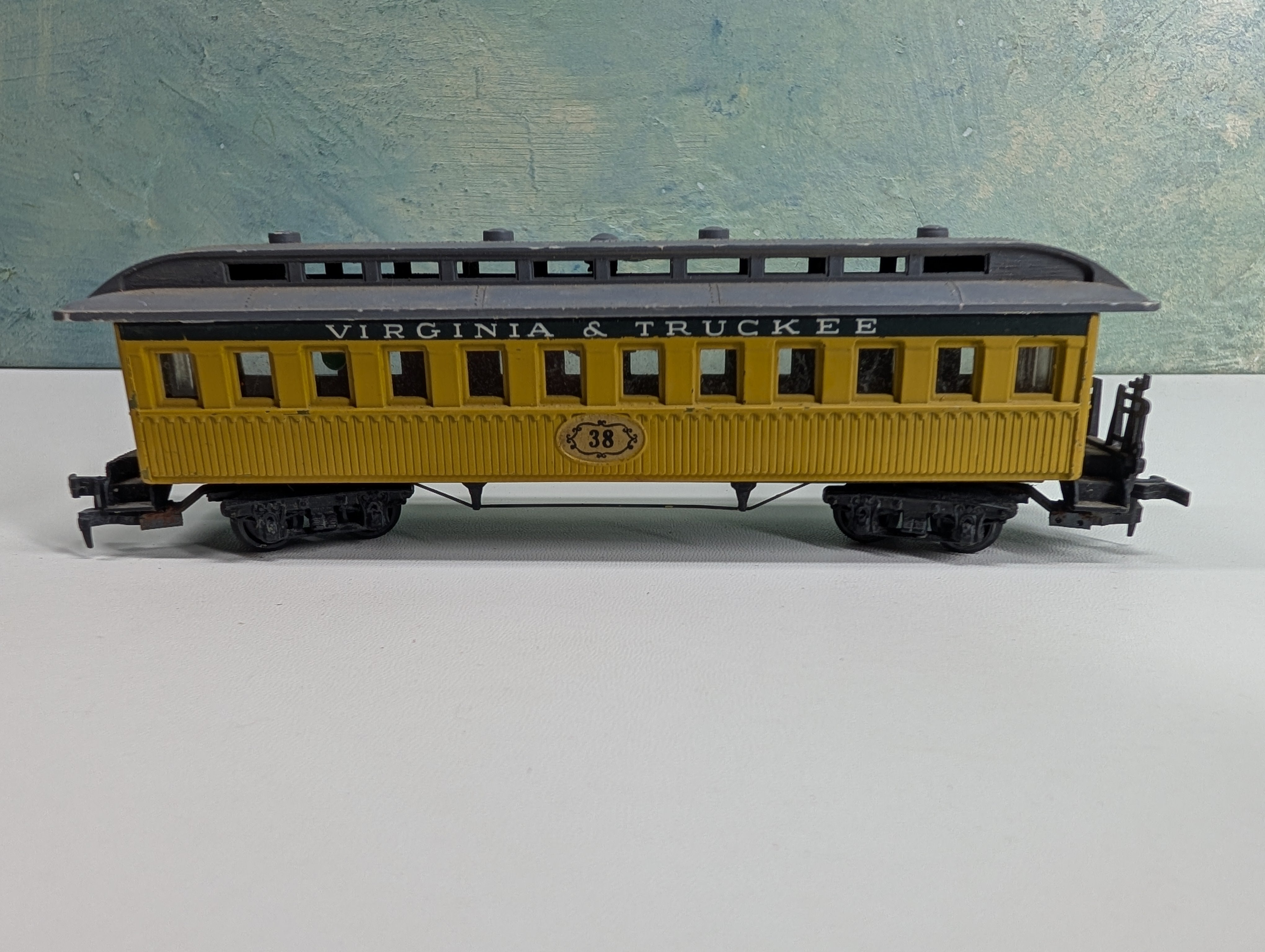 USED Pocher HO Scale Oldtime Coach Passenger Car Virginia & Truckee #38