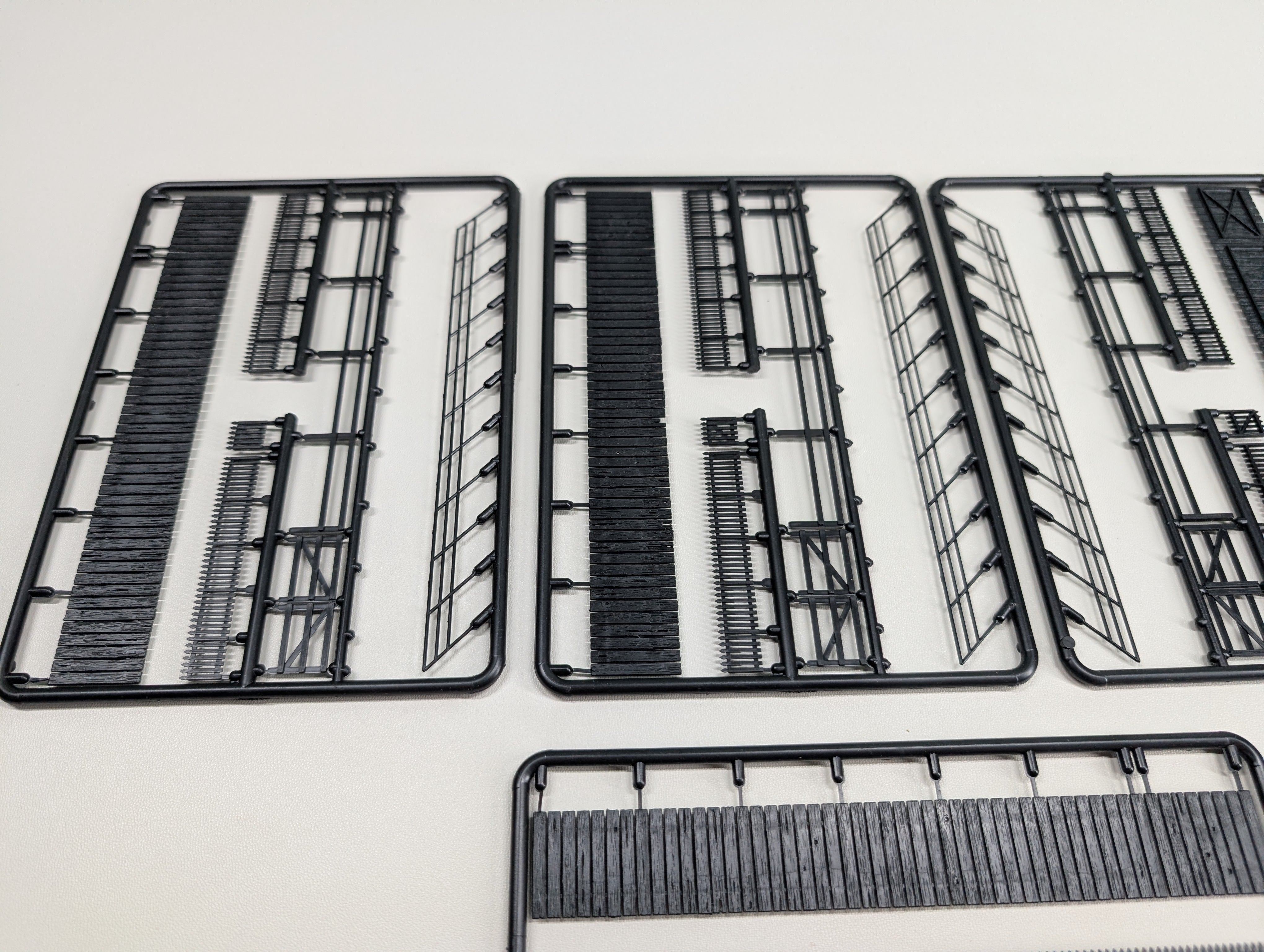 USED Central Valley 1601 HO Scale Styrene Fencing