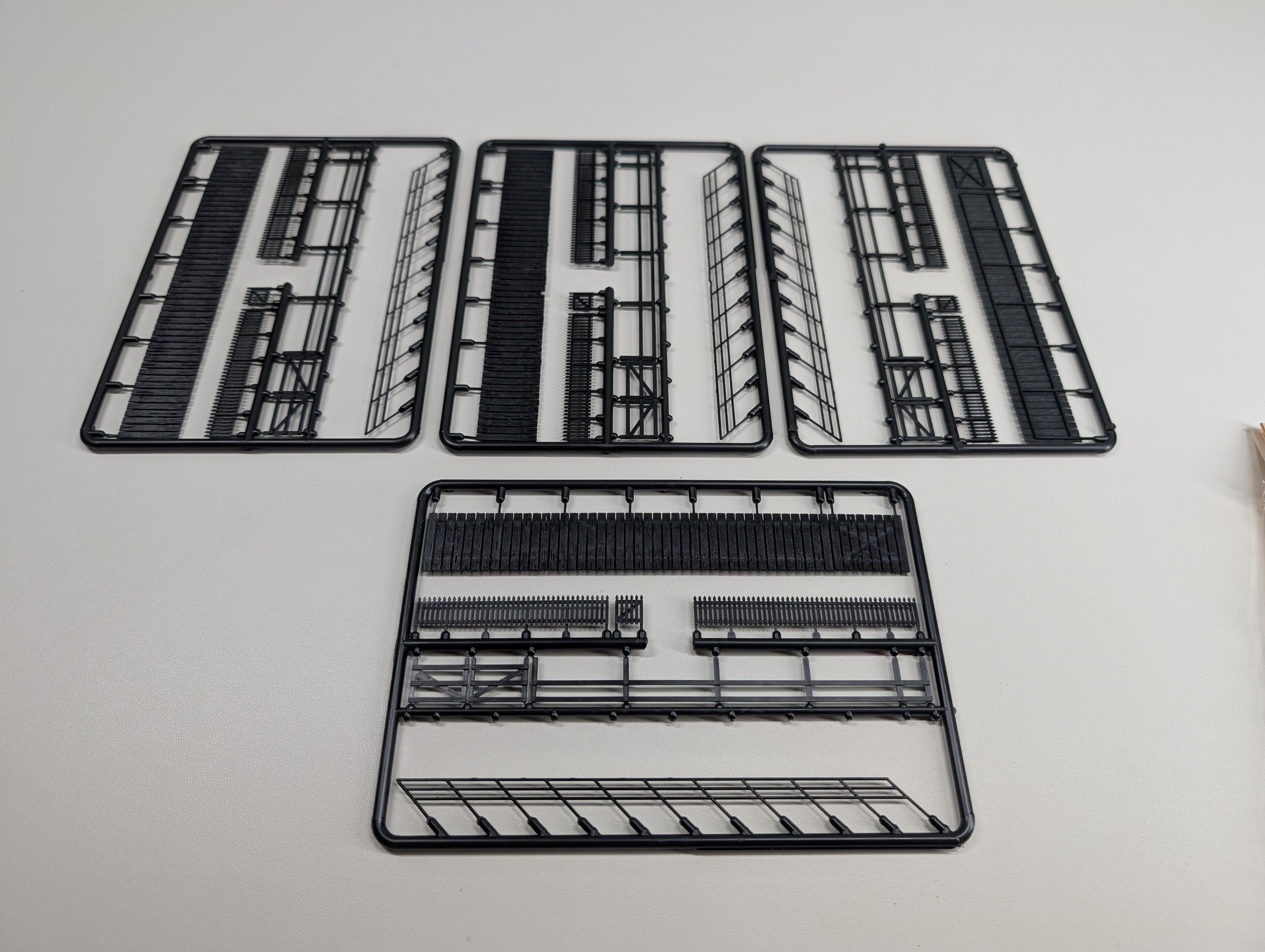 USED Central Valley 1601 HO Scale Styrene Fencing