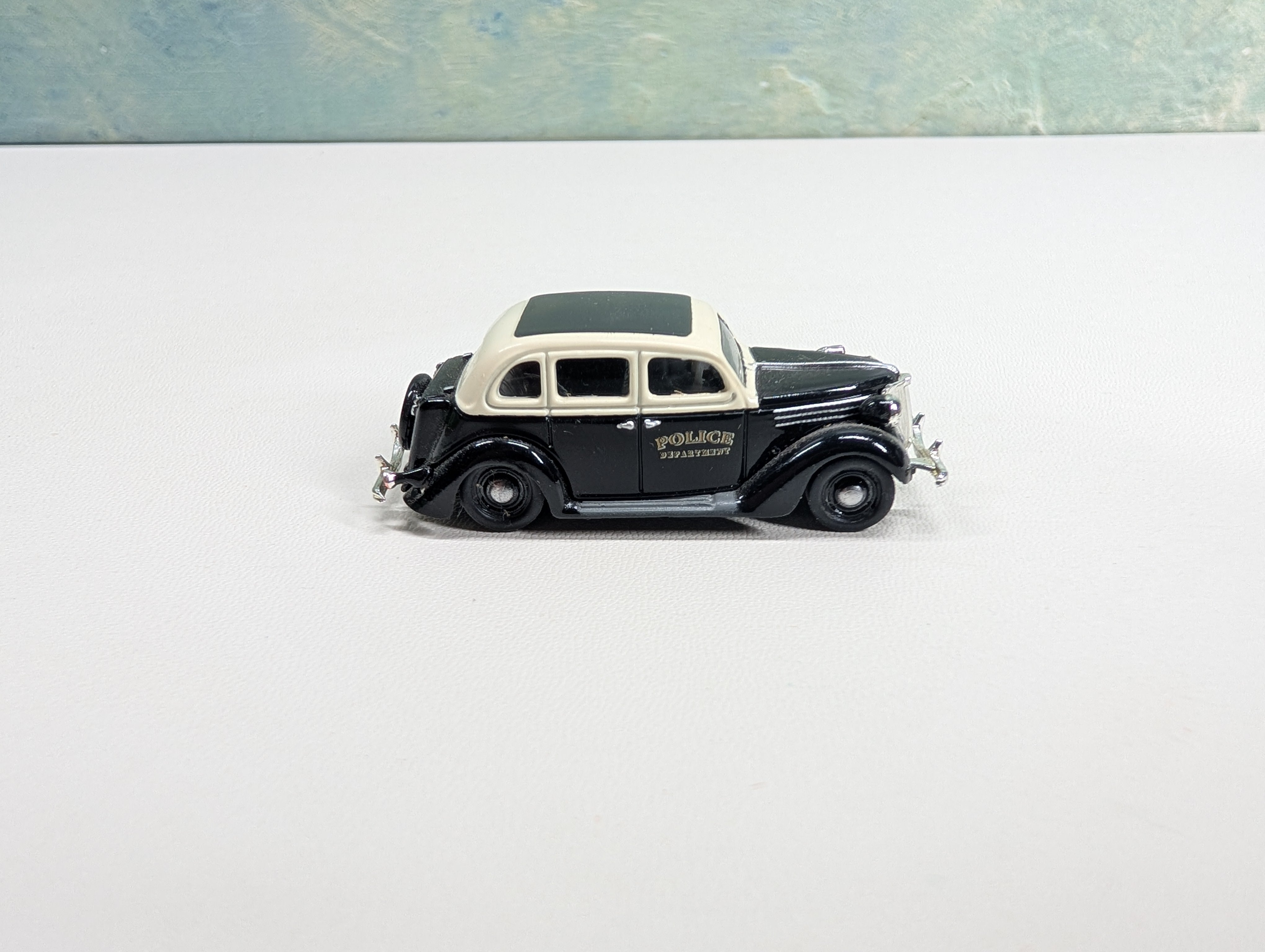 USED Classic Metal Works HO Scale 1936 ForDor Police Car