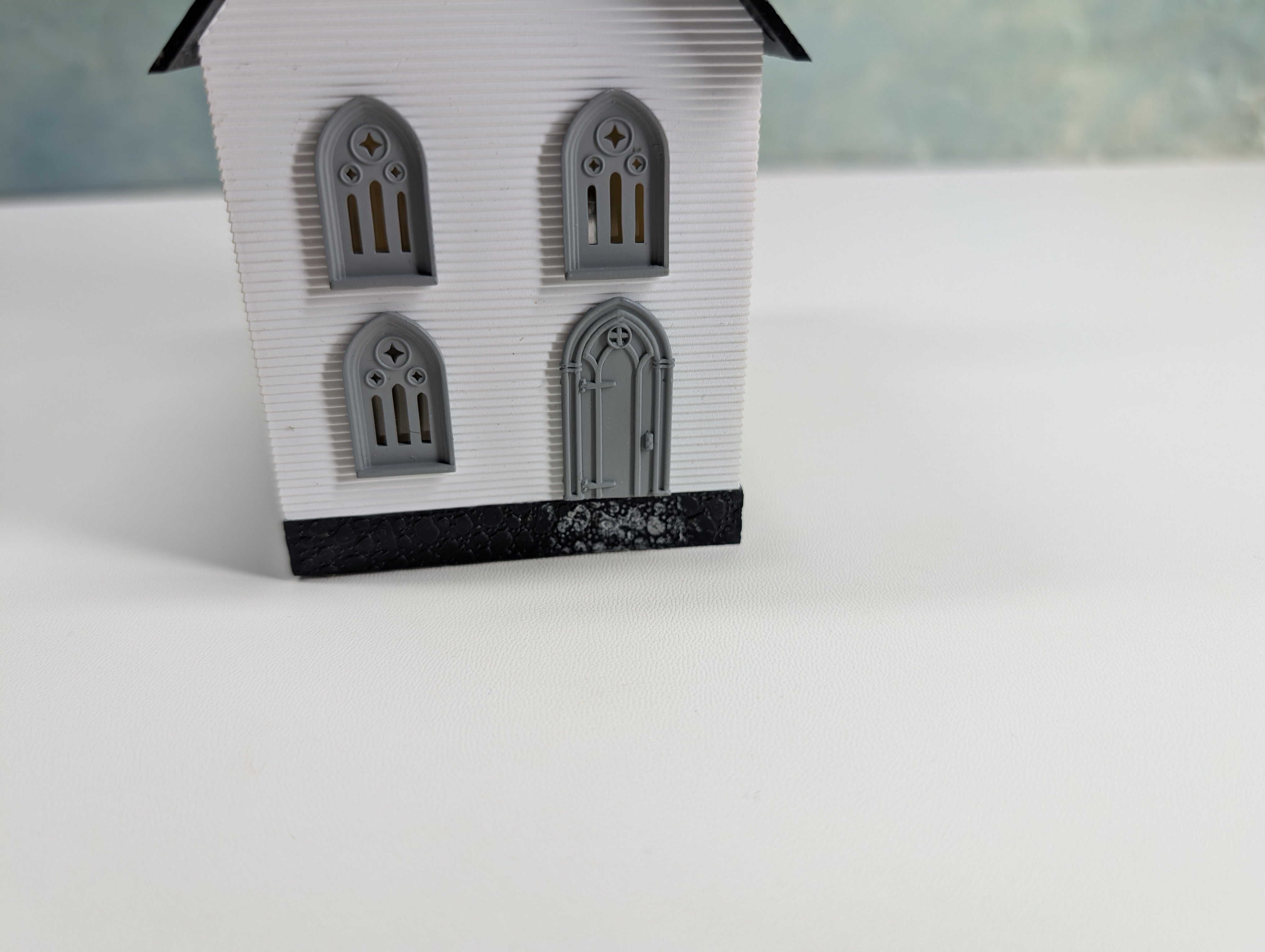 USED HO Scale Church Black and White