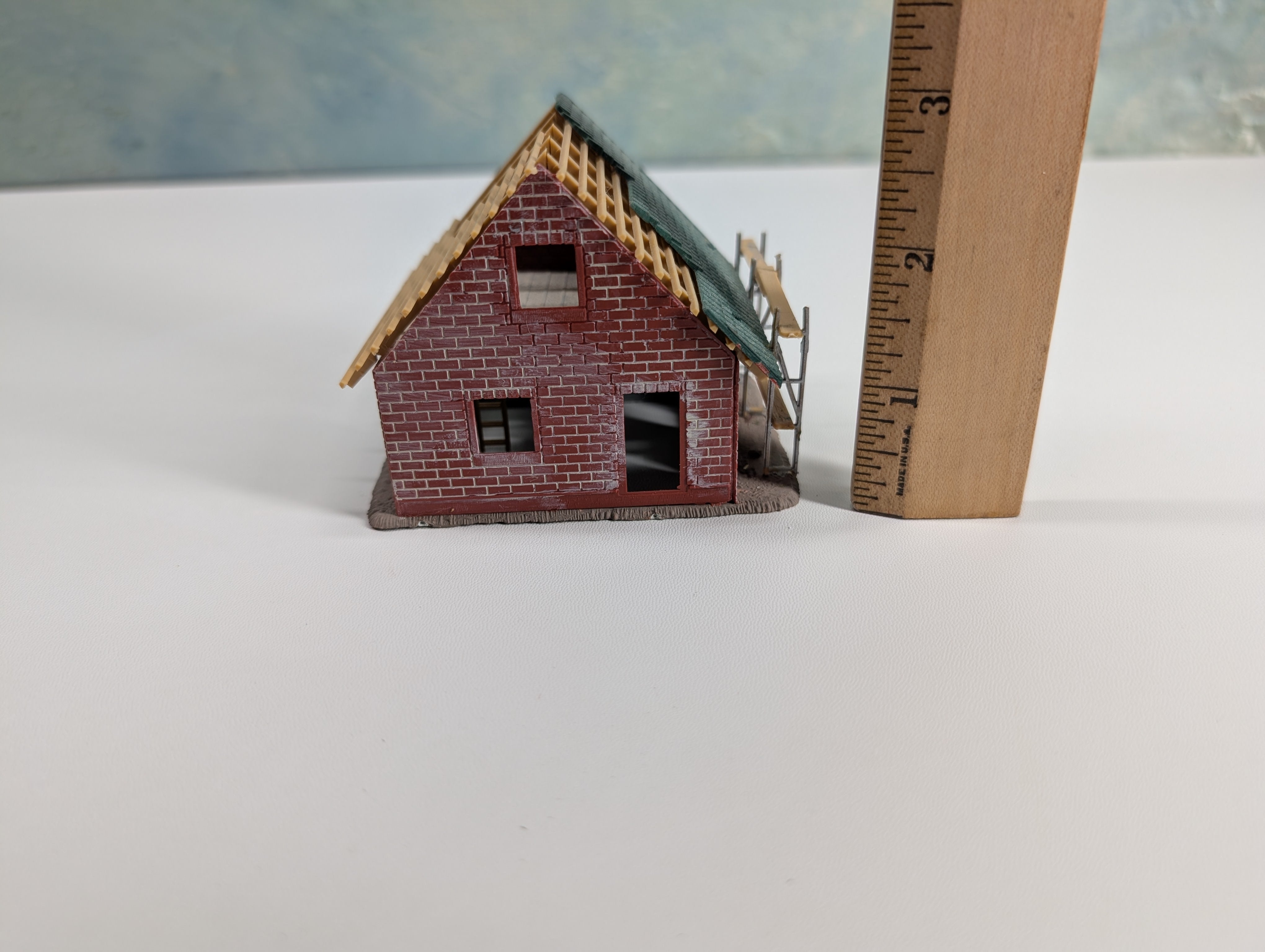 USED HO Scale Brick Home Under Construction, Green Roof