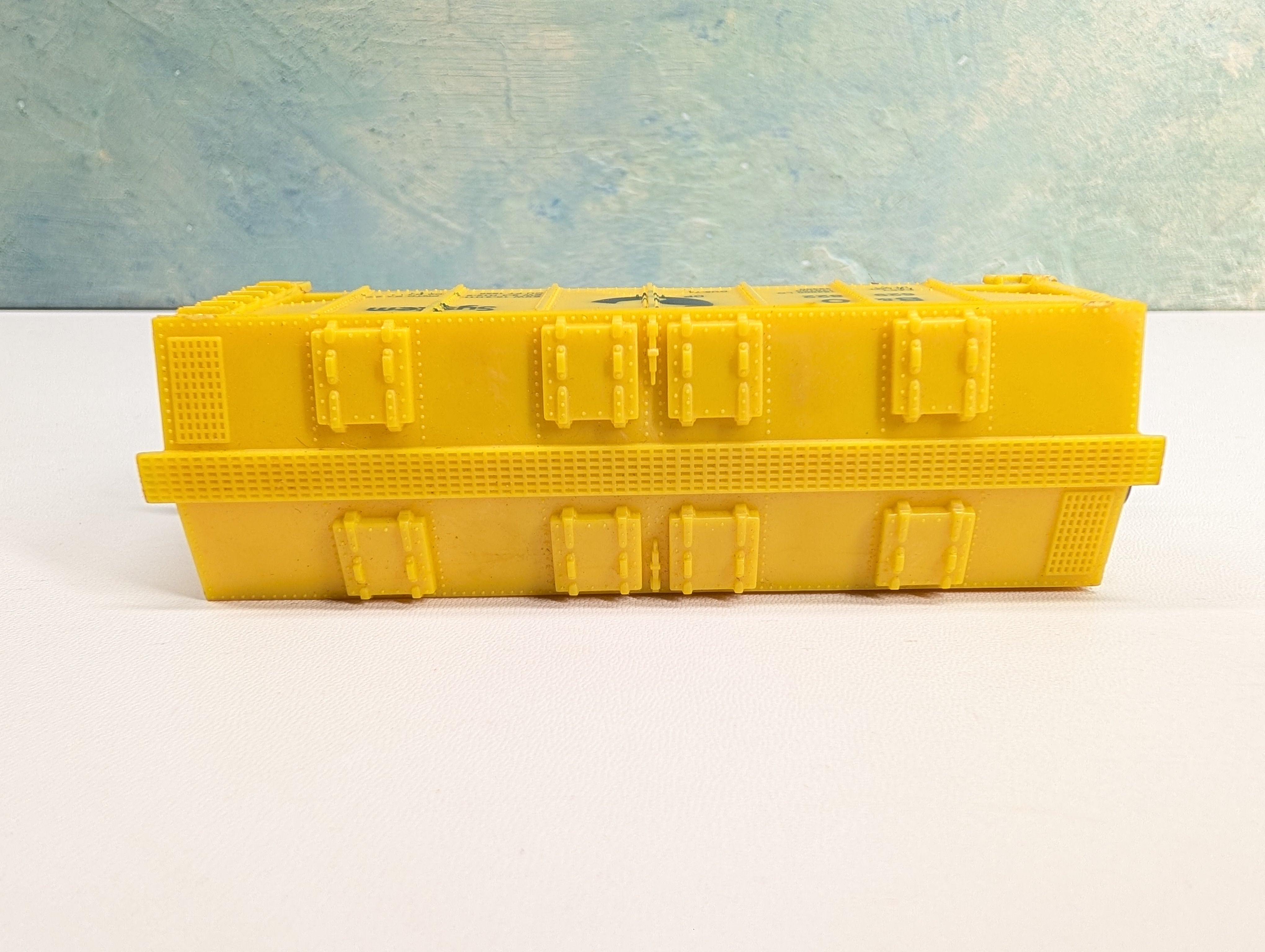 USED Life-Like HO Scale 2 Bay Covered Hopper Chessie System B&O #629822