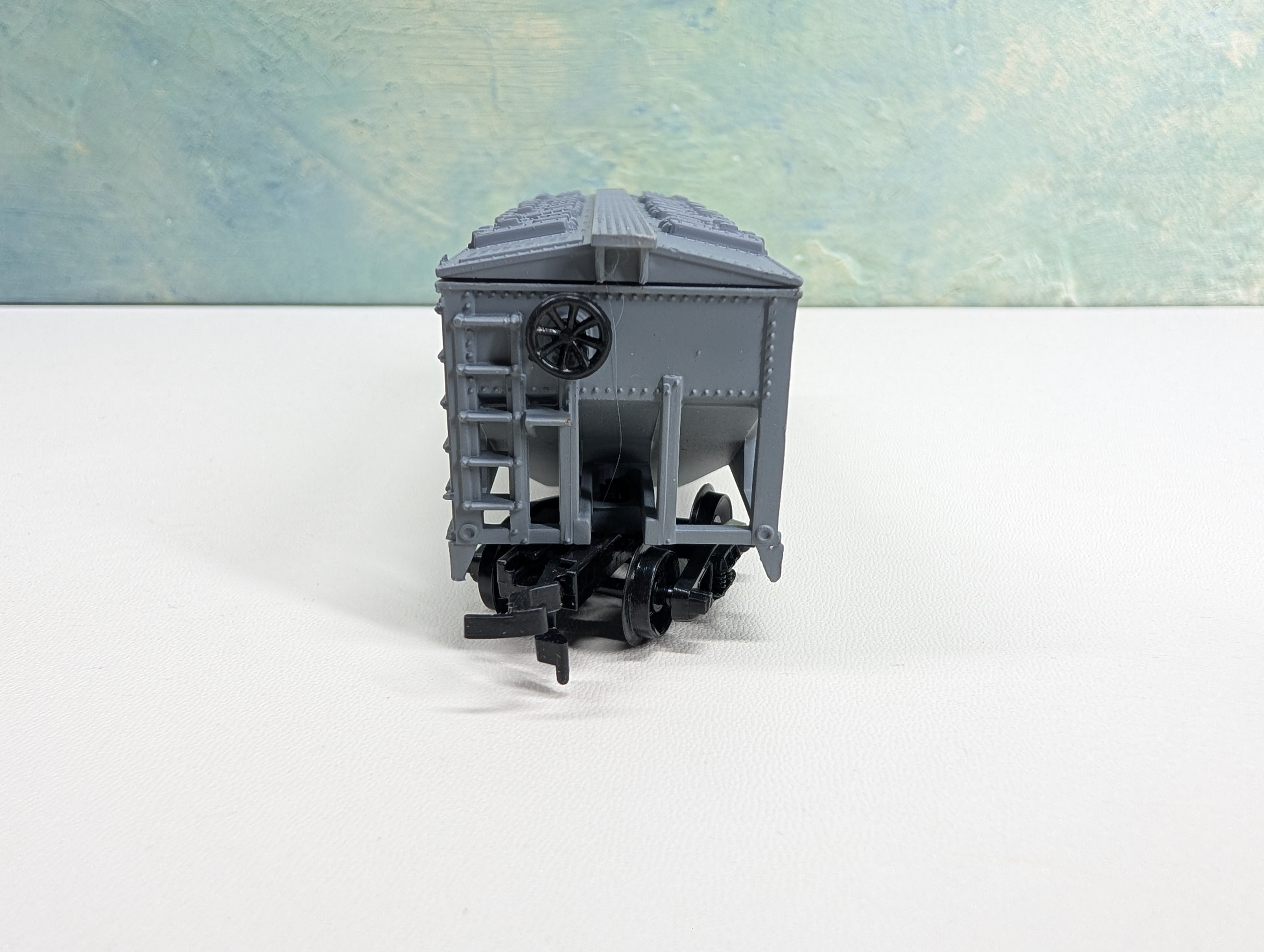 USED Life-Like HO Scale 2 Bay Covered Hopper Burlington CB&Q #85124