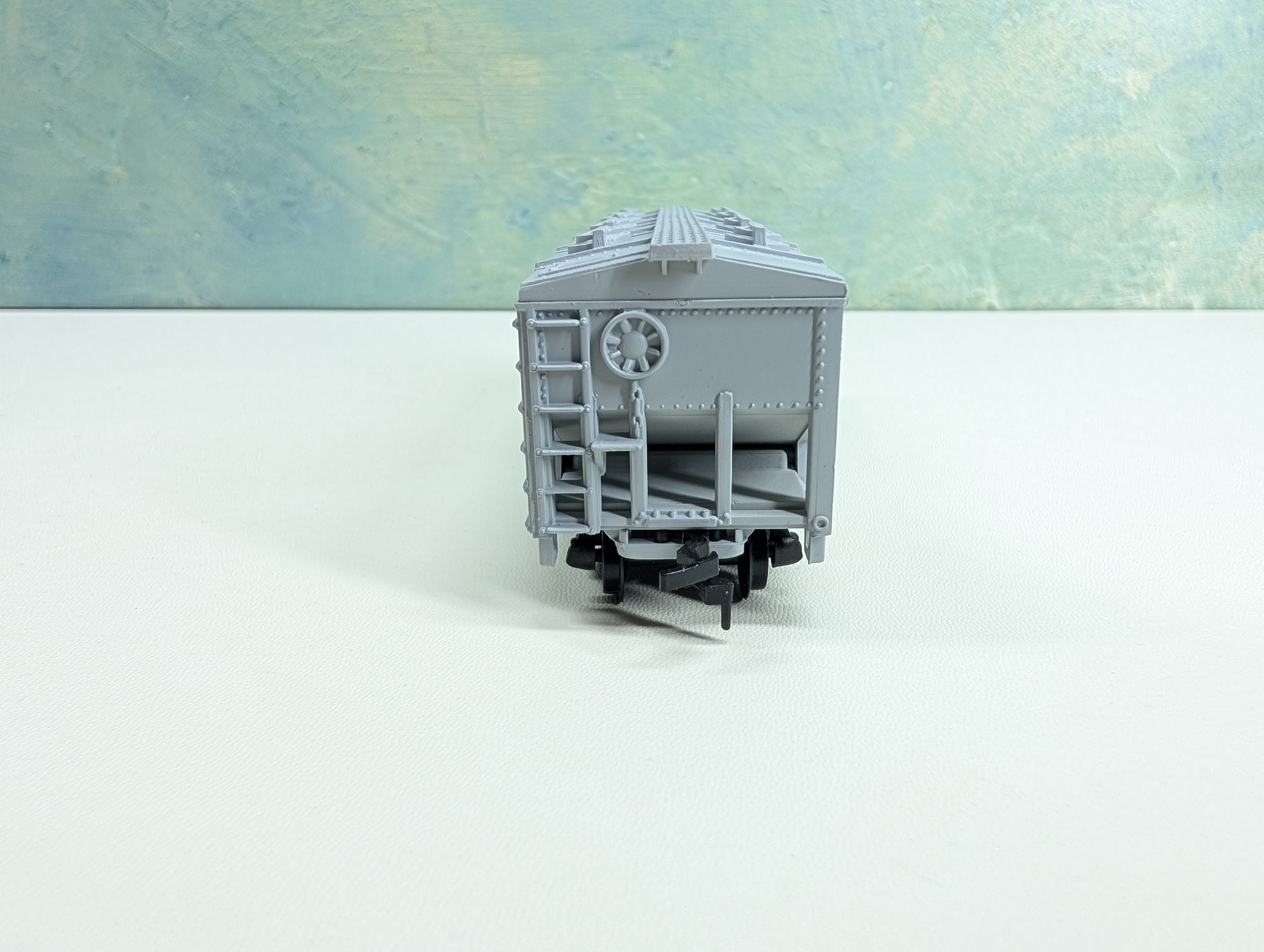 USED Model Power HO Scale 2 Bay Covered Hopper Lehigh Portland Cement LPCX #109