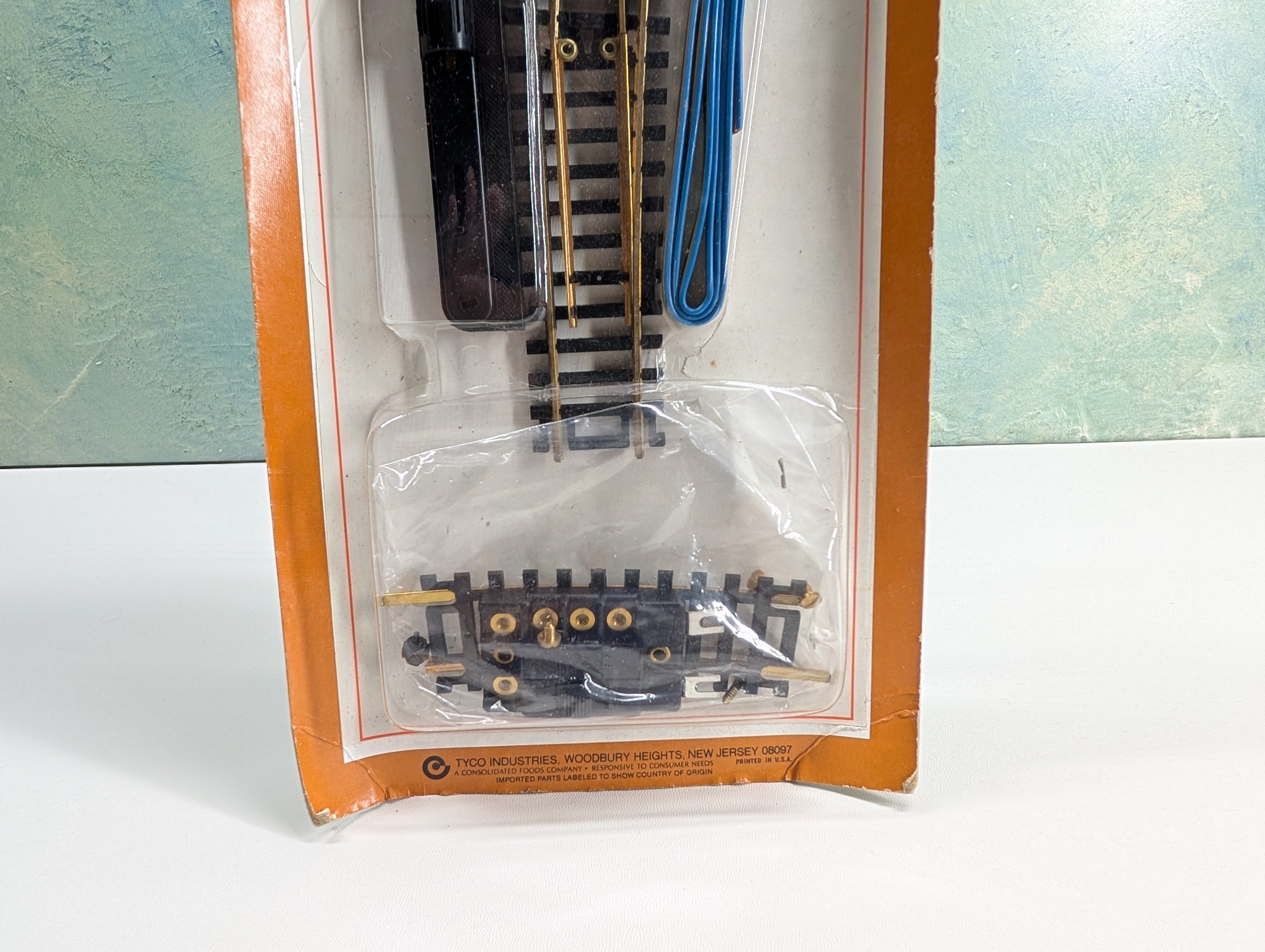 USED Tyco 911 HO Scale Electric Switch Turnout Right Hand Brass Code 100 Track