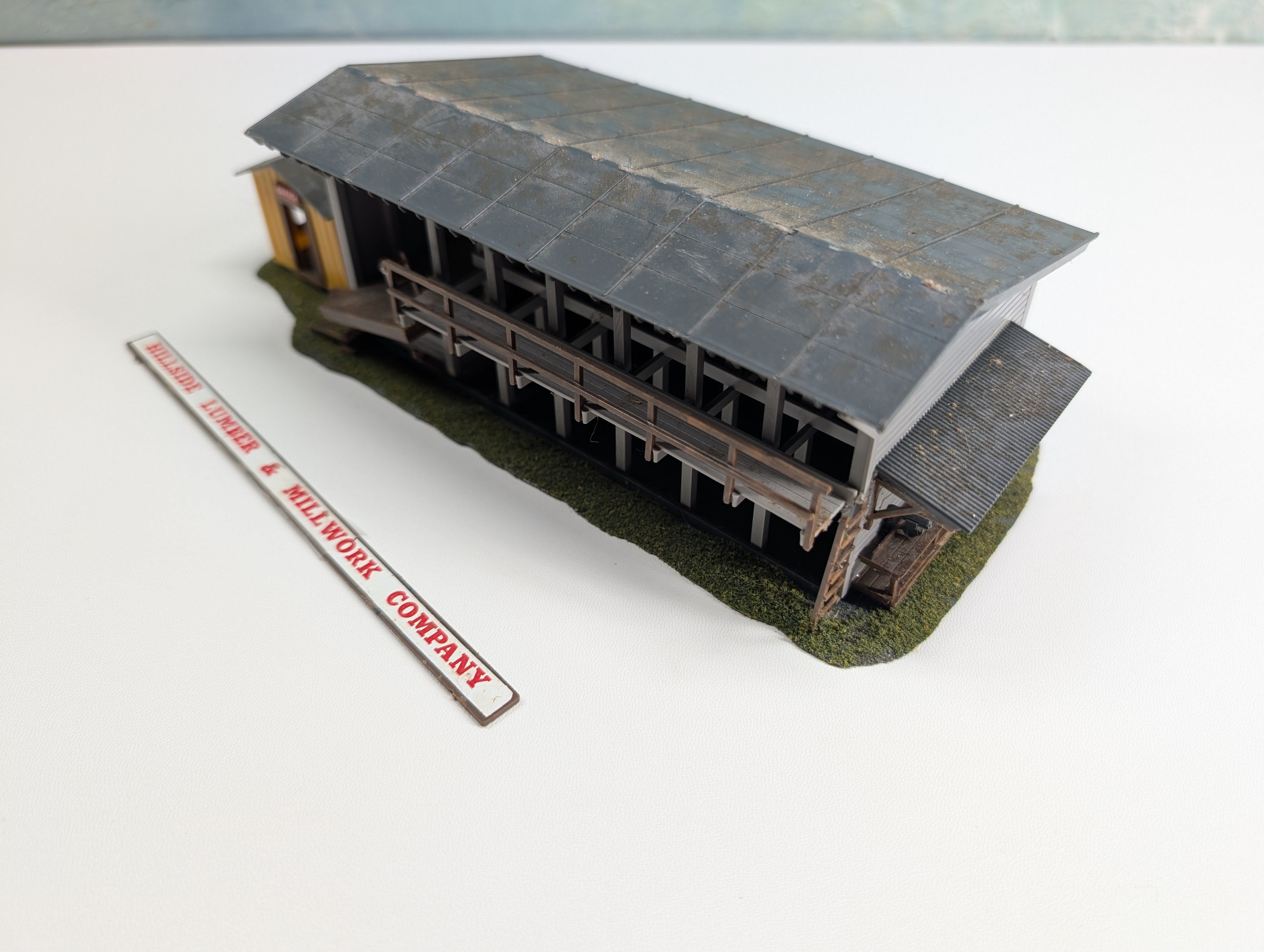 USED HO Scale Hillside Lumber & Millwork Co