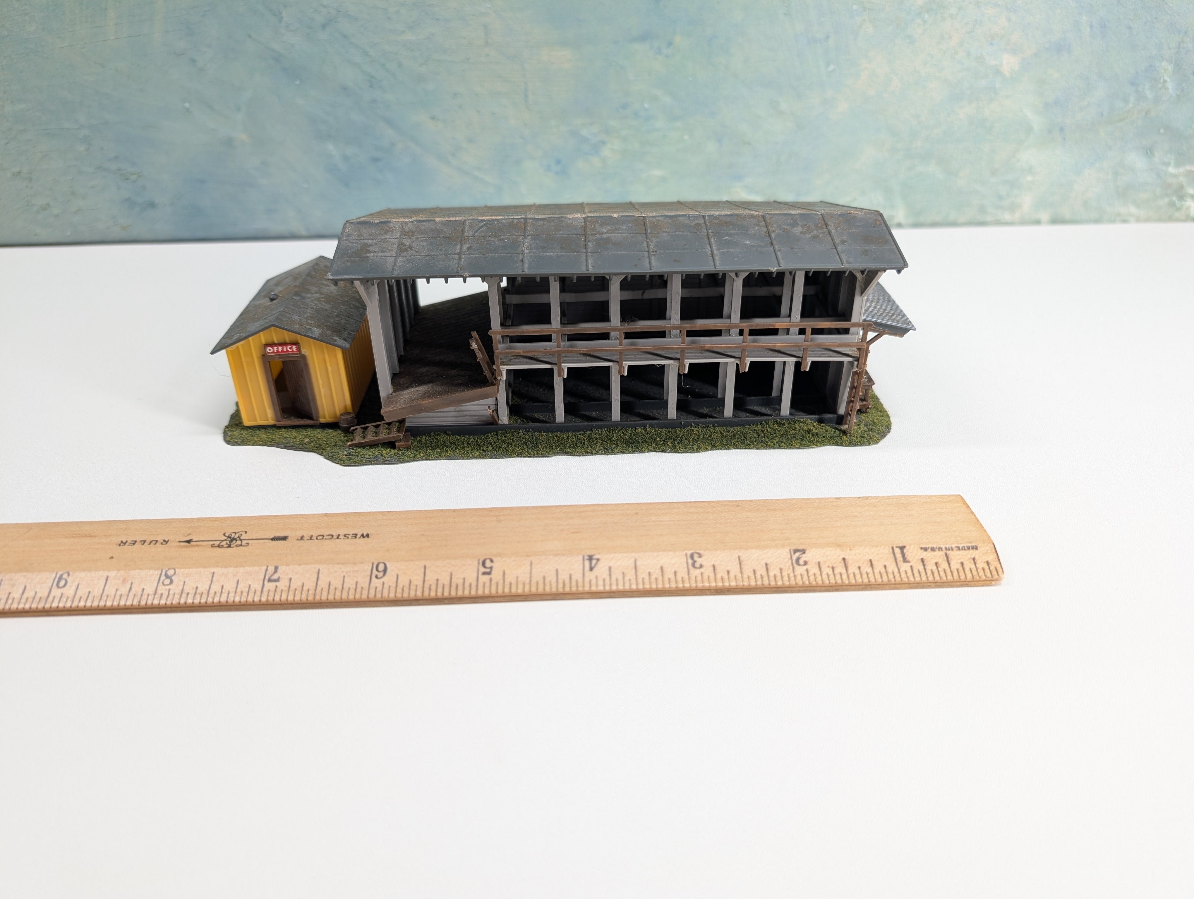 USED HO Scale Hillside Lumber & Millwork Co