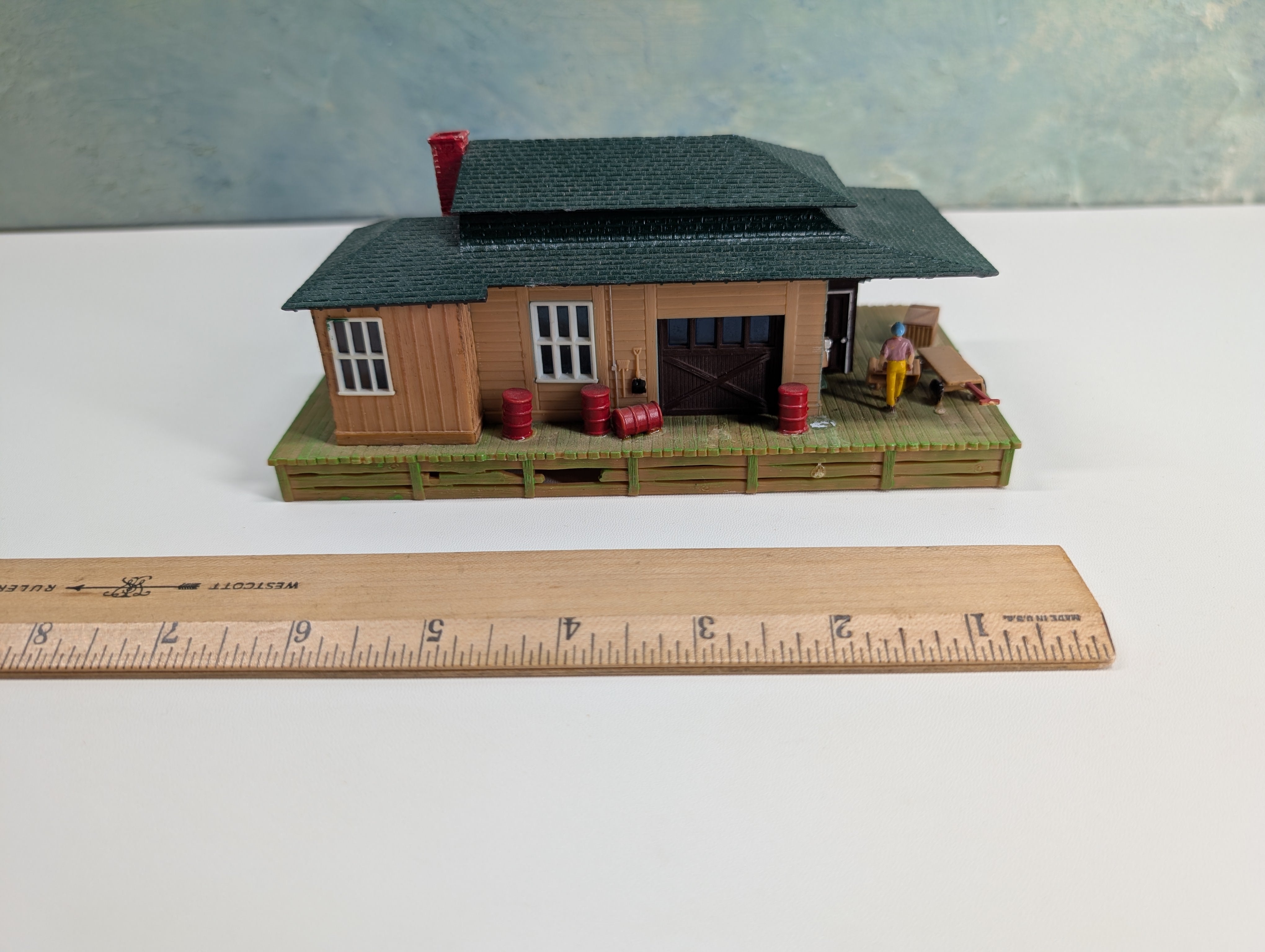 USED Tyco HO Scale Old Time Freight Station