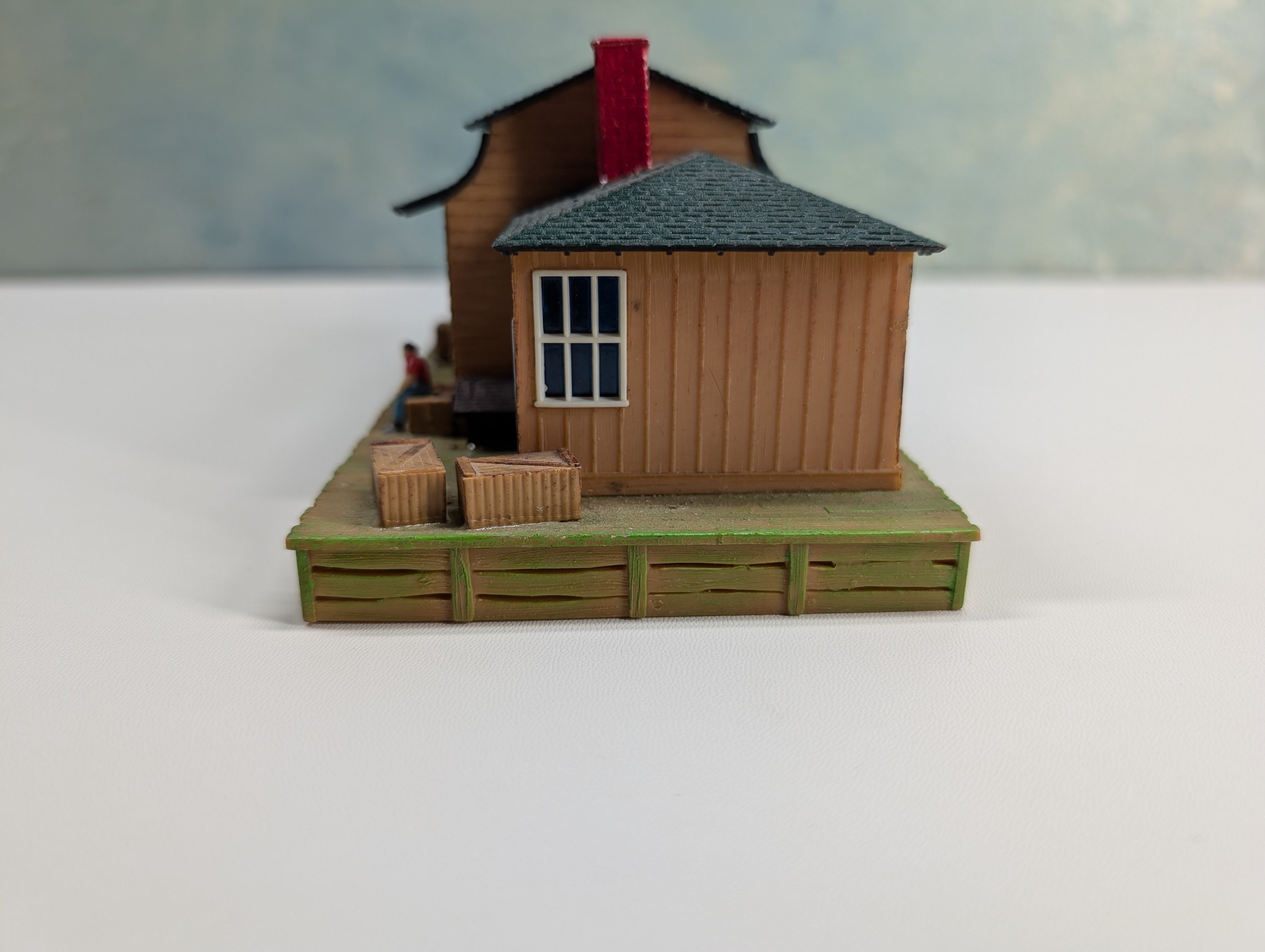 USED Tyco HO Scale Old Time Freight Station
