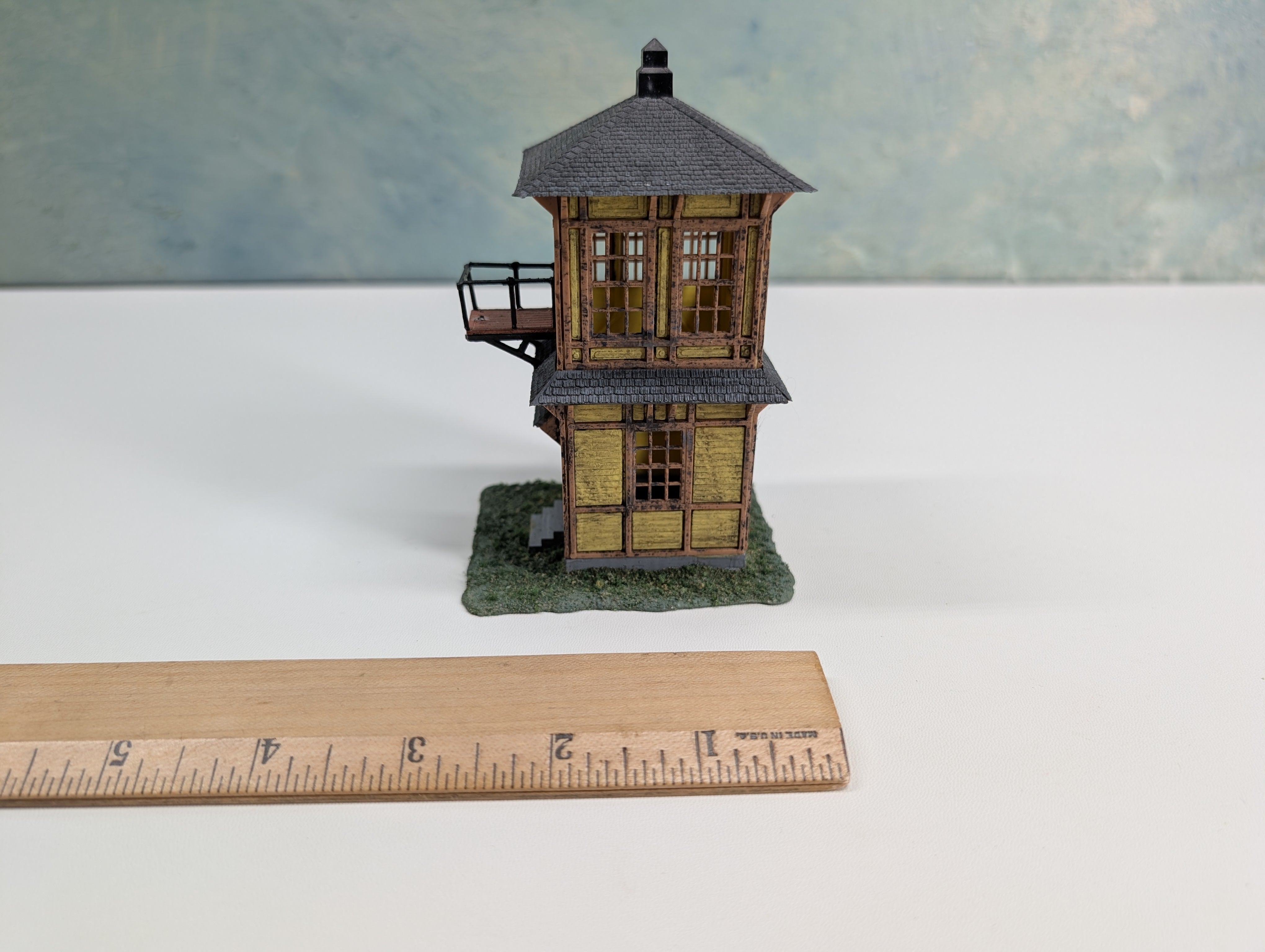 USED Pola HO Scale Yard Tower, Weathered