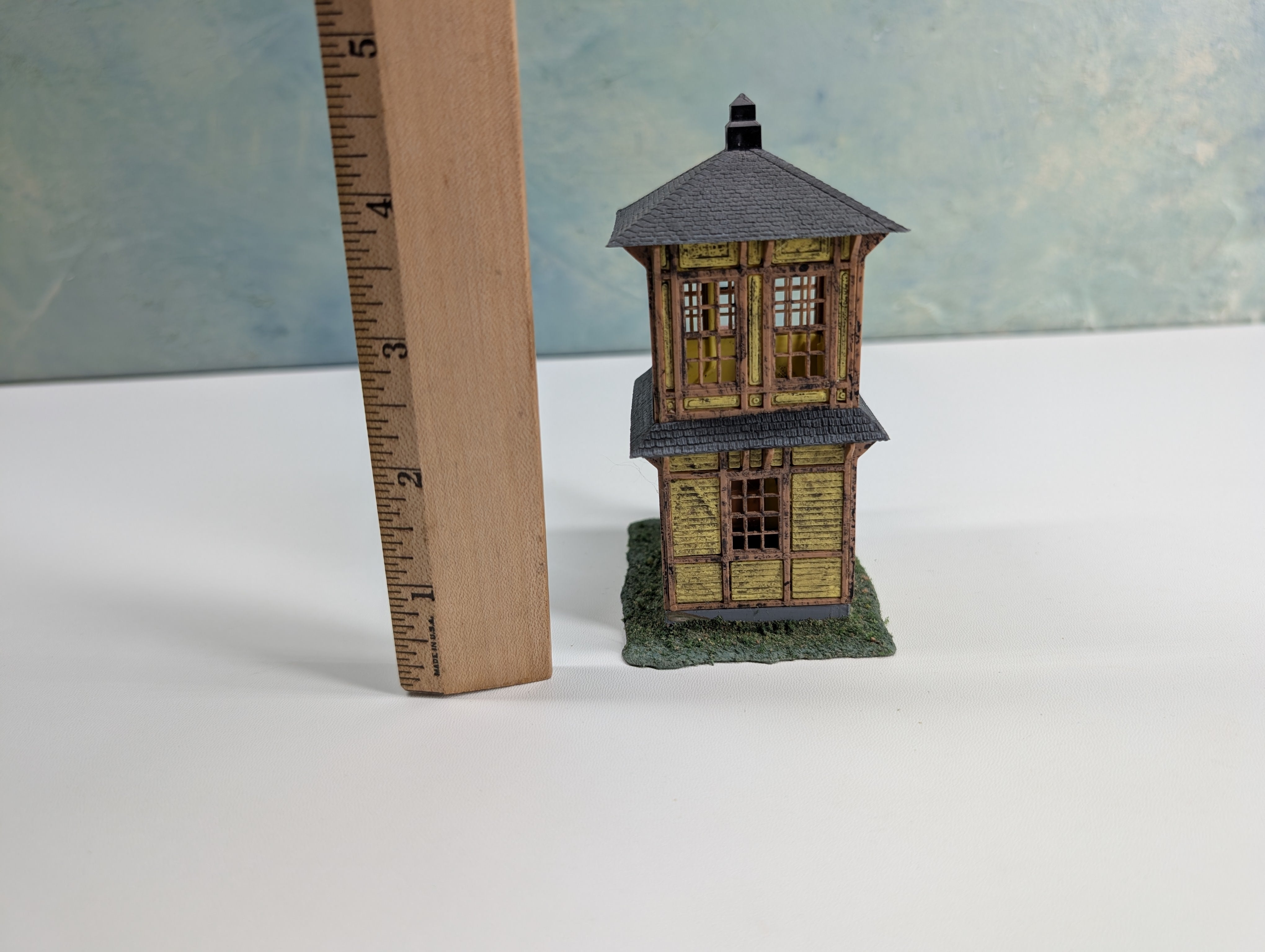 USED Pola HO Scale Yard Tower, Weathered