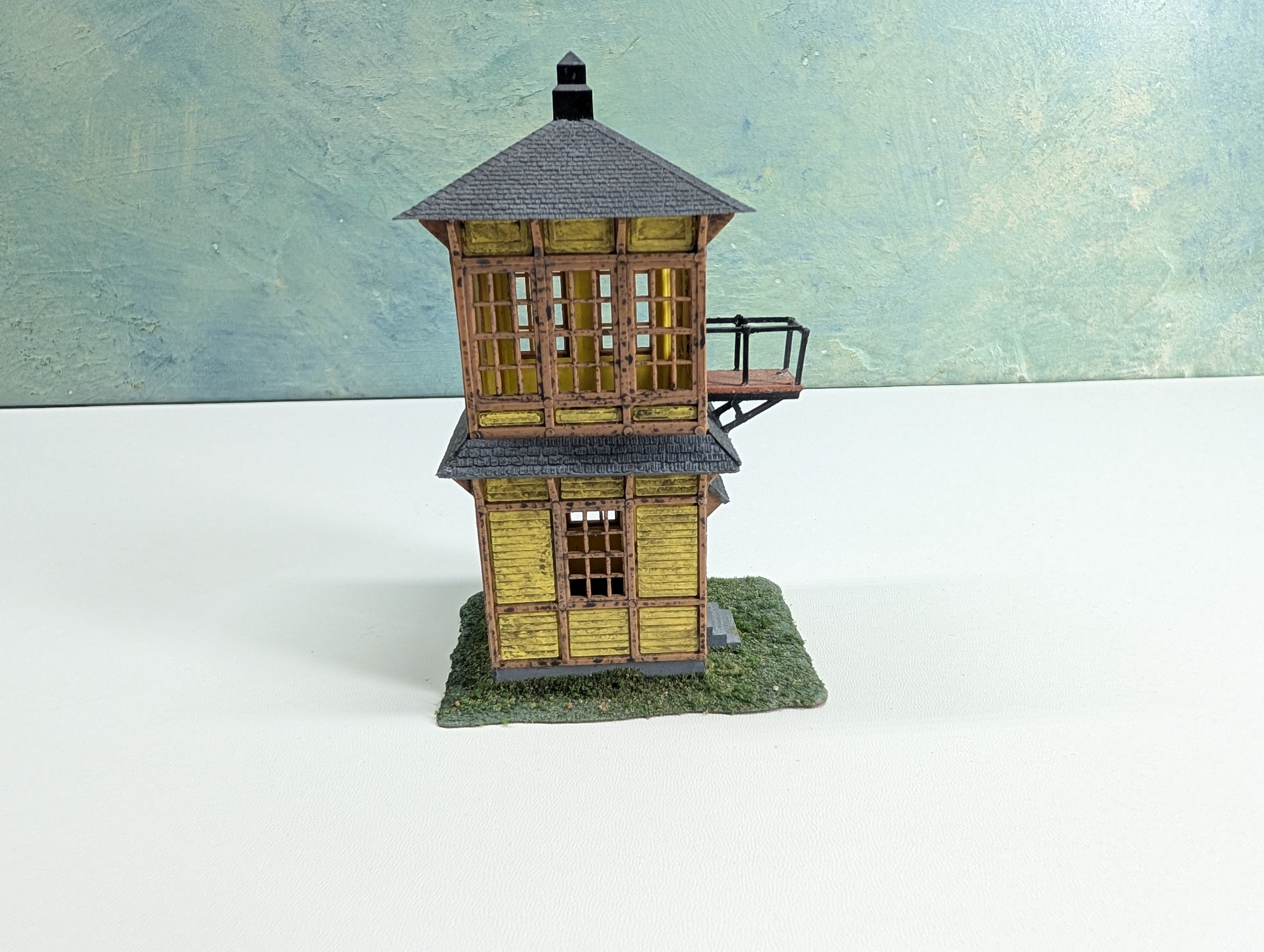 USED Pola HO Scale Yard Tower, Weathered