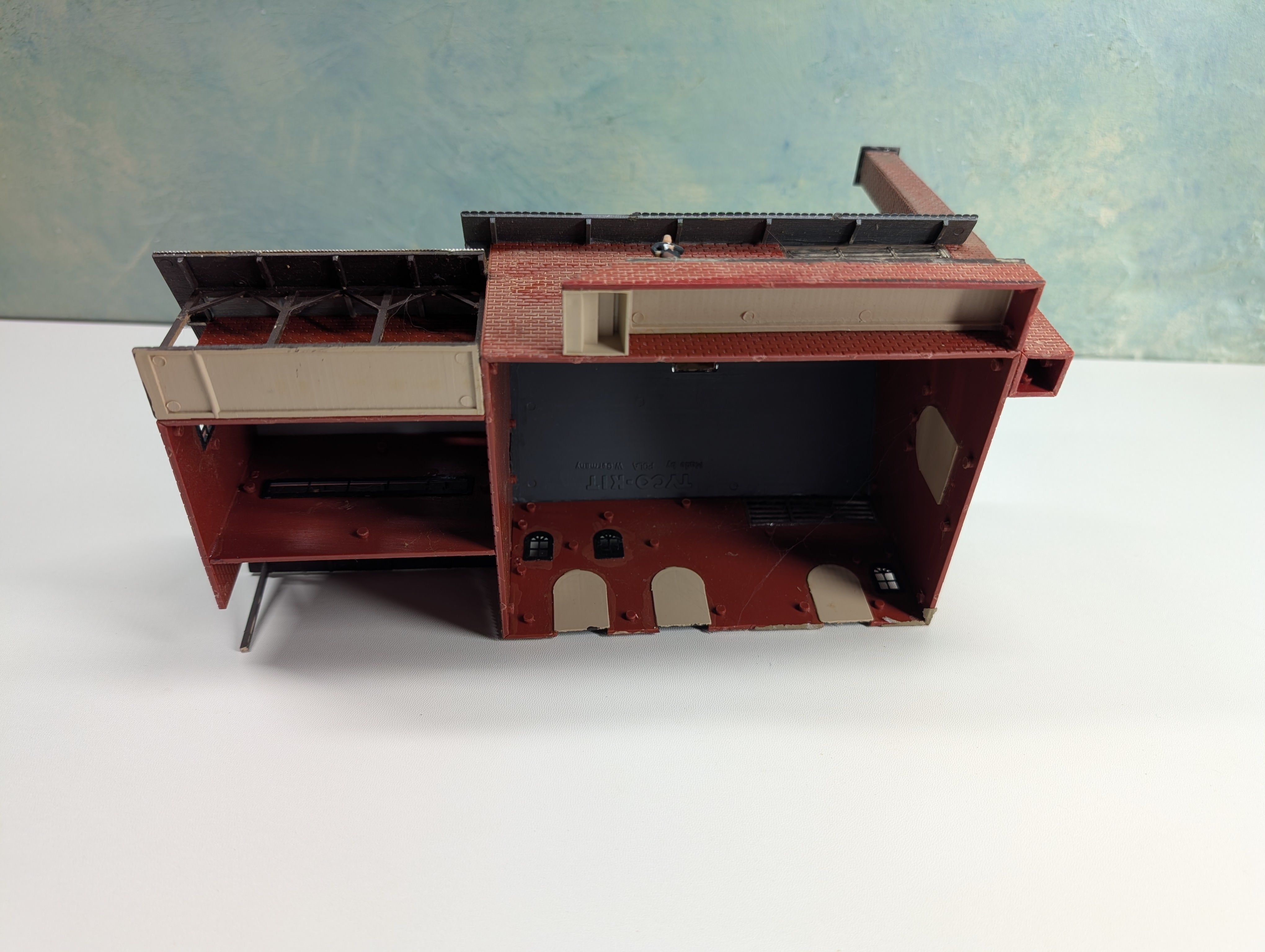 USED Tyco HO Scale Brick Building, Warehouse, Weathered