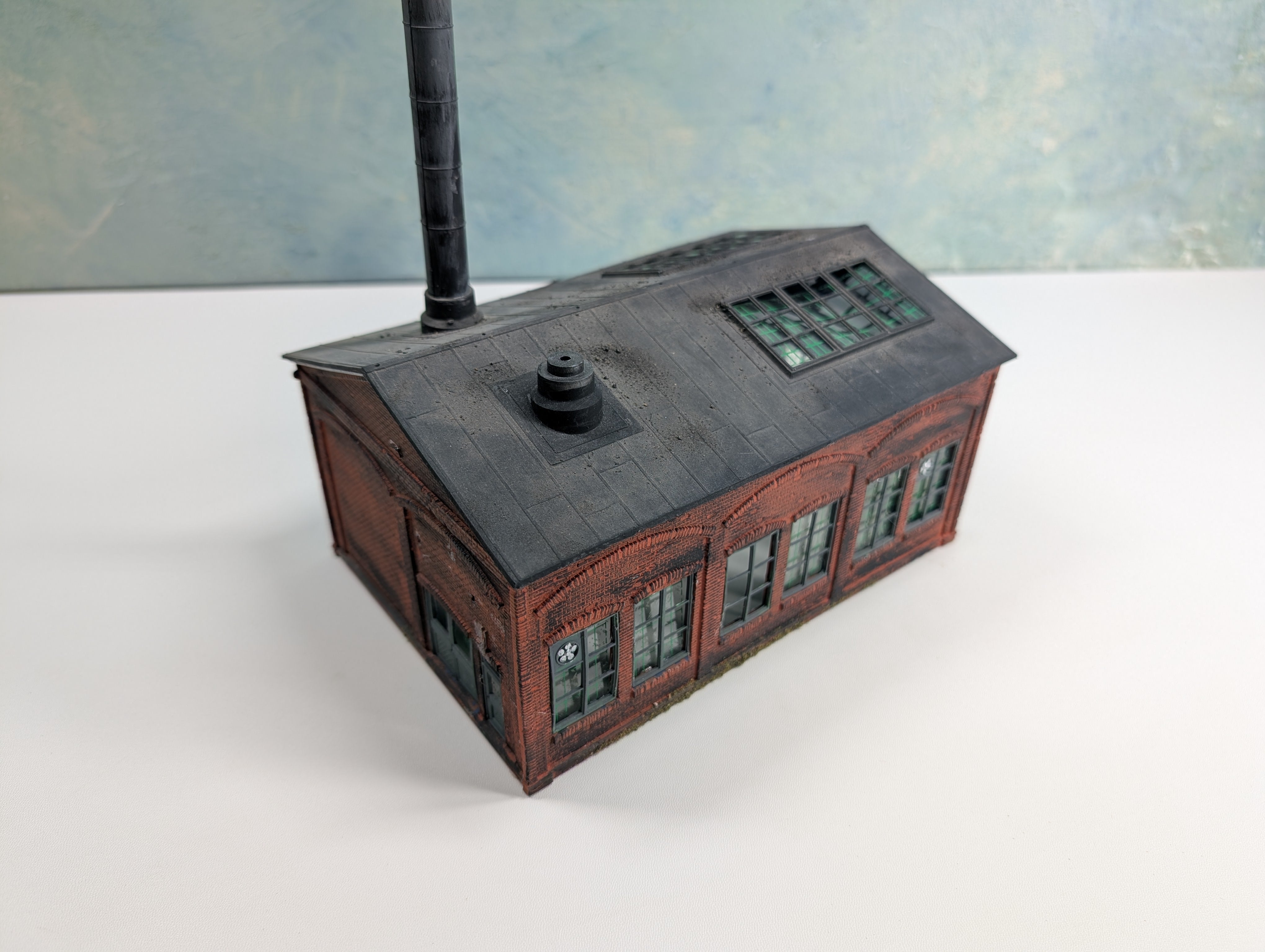 USED HO Scale Abdondoned Brick Warehouse Weathered