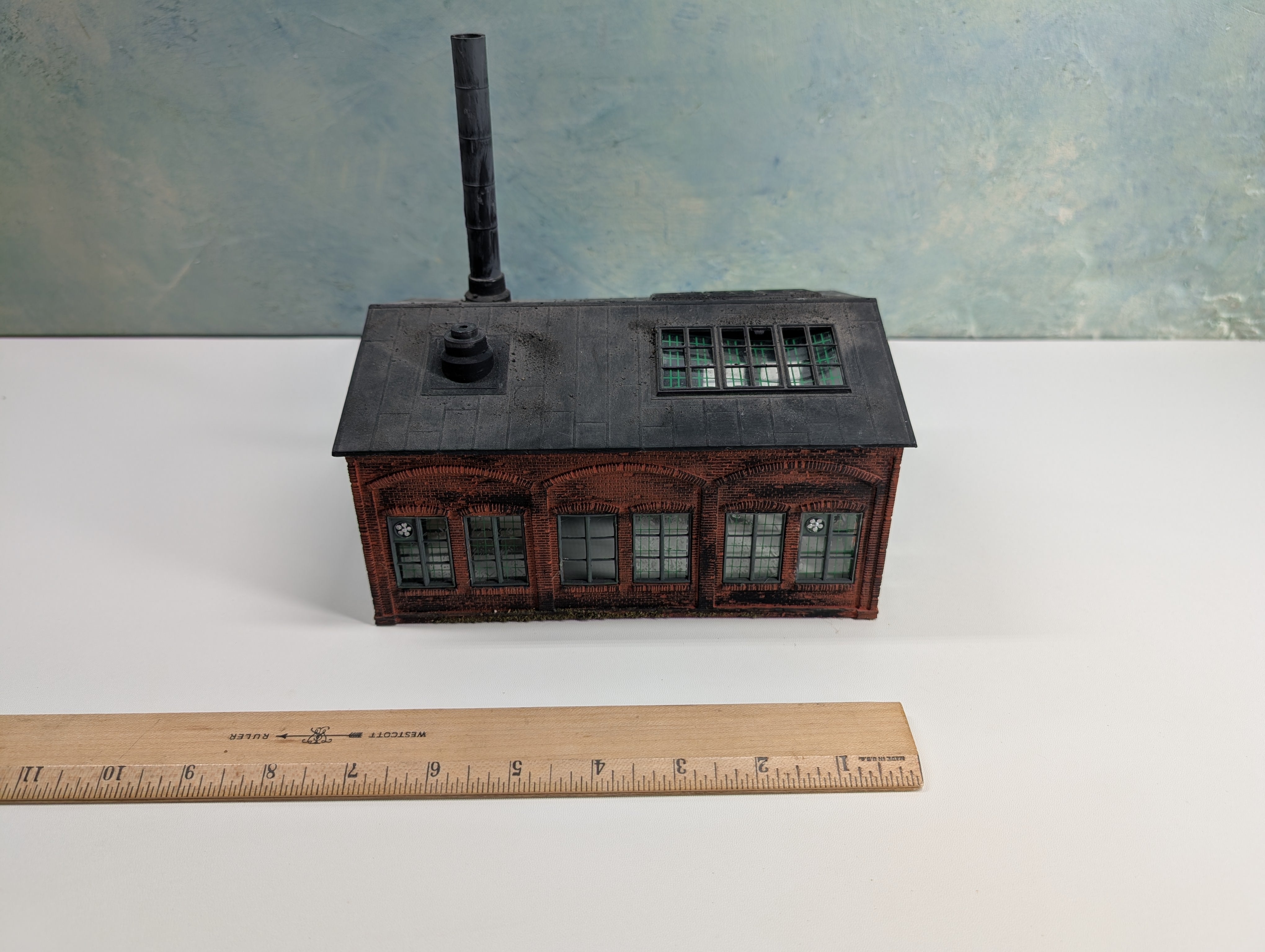 USED HO Scale Abdondoned Brick Warehouse Weathered