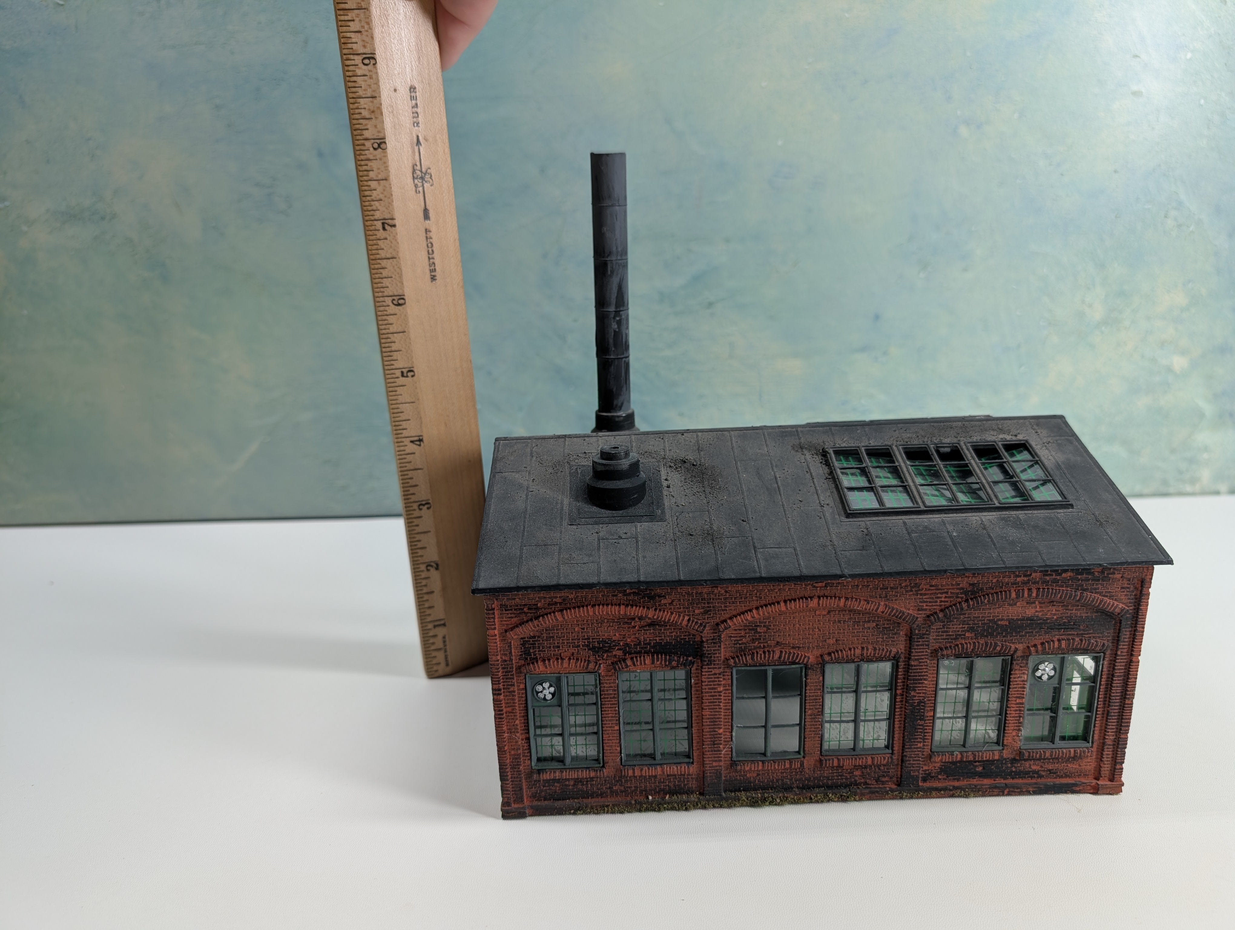 USED HO Scale Abdondoned Brick Warehouse Weathered