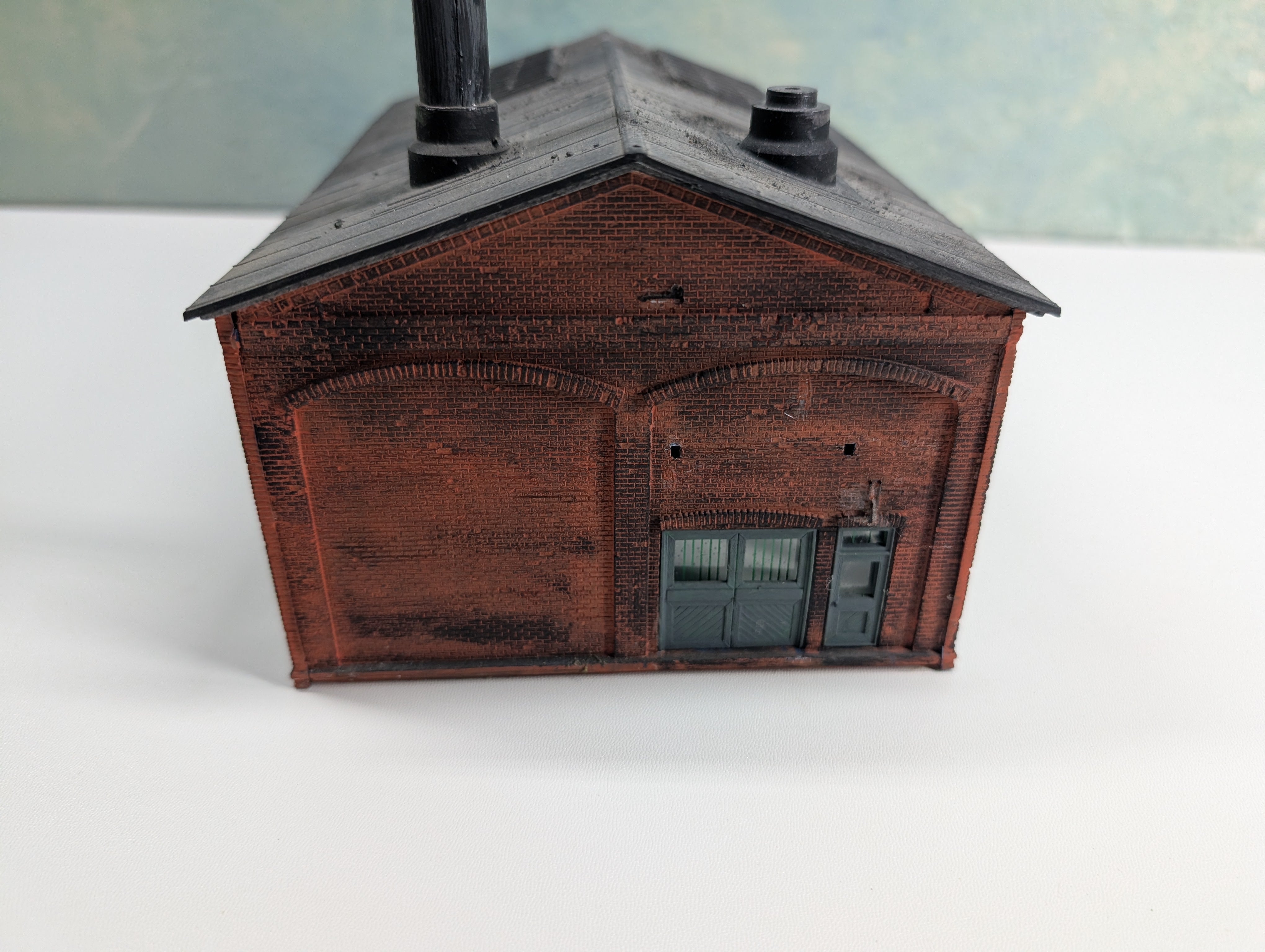 USED HO Scale Abdondoned Brick Warehouse Weathered