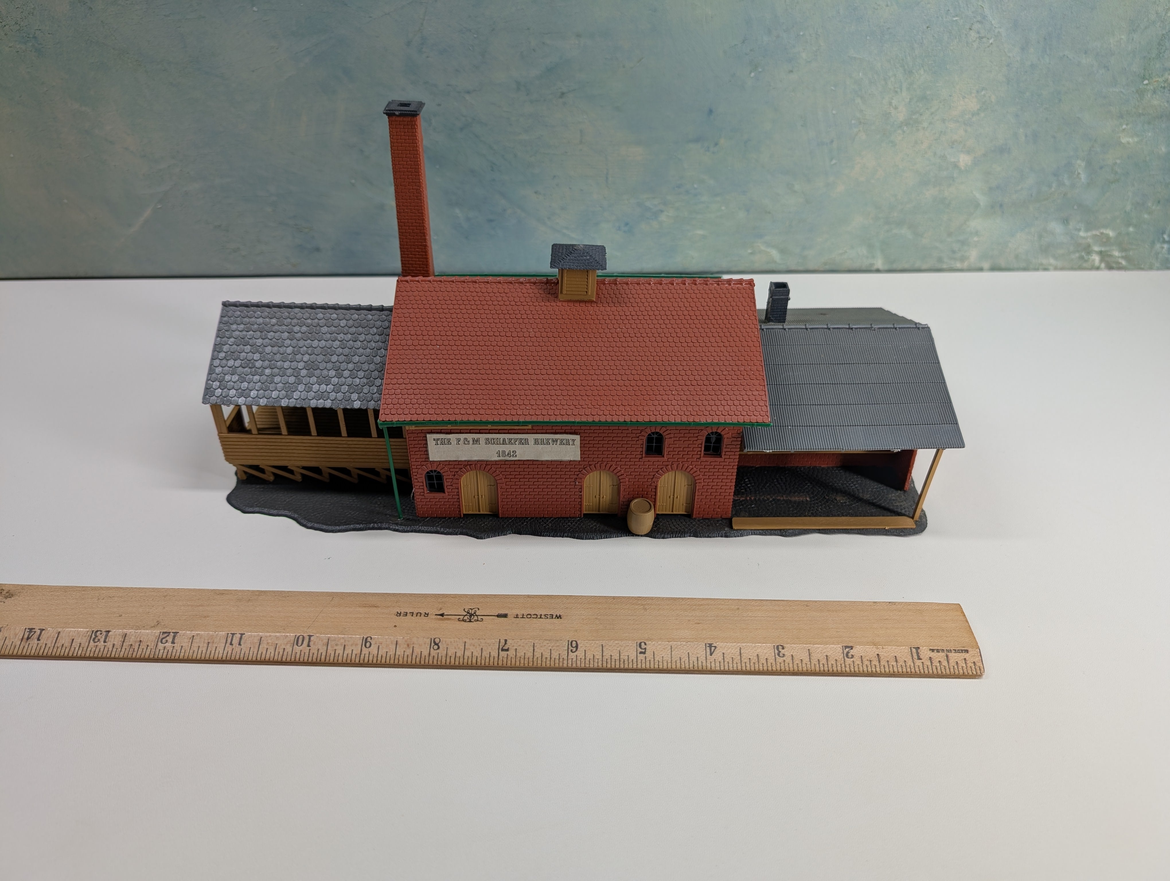 USED Tyco HO Scale F&M Schaefer Brewery 1842