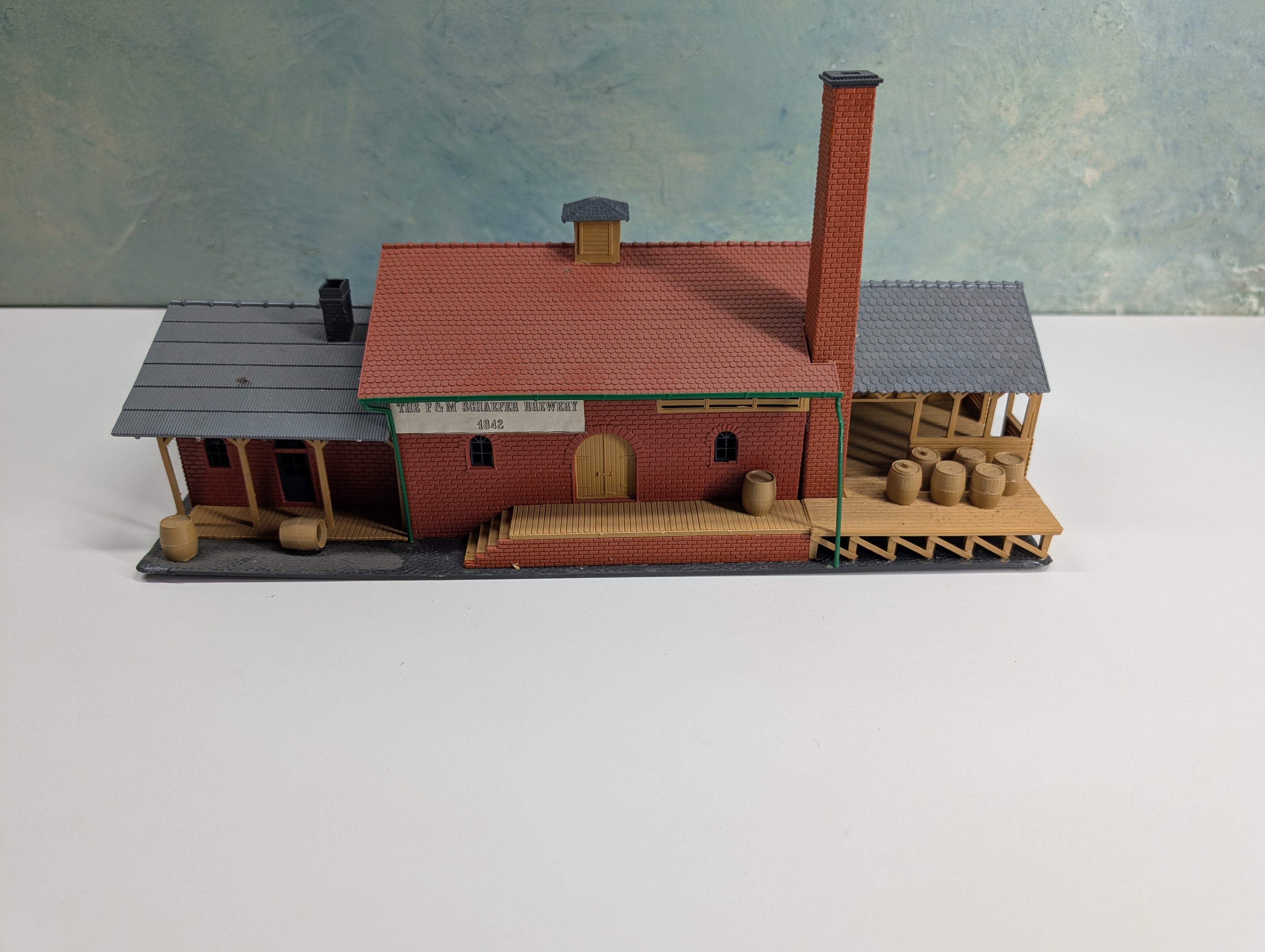 USED Tyco HO Scale F&M Schaefer Brewery 1842