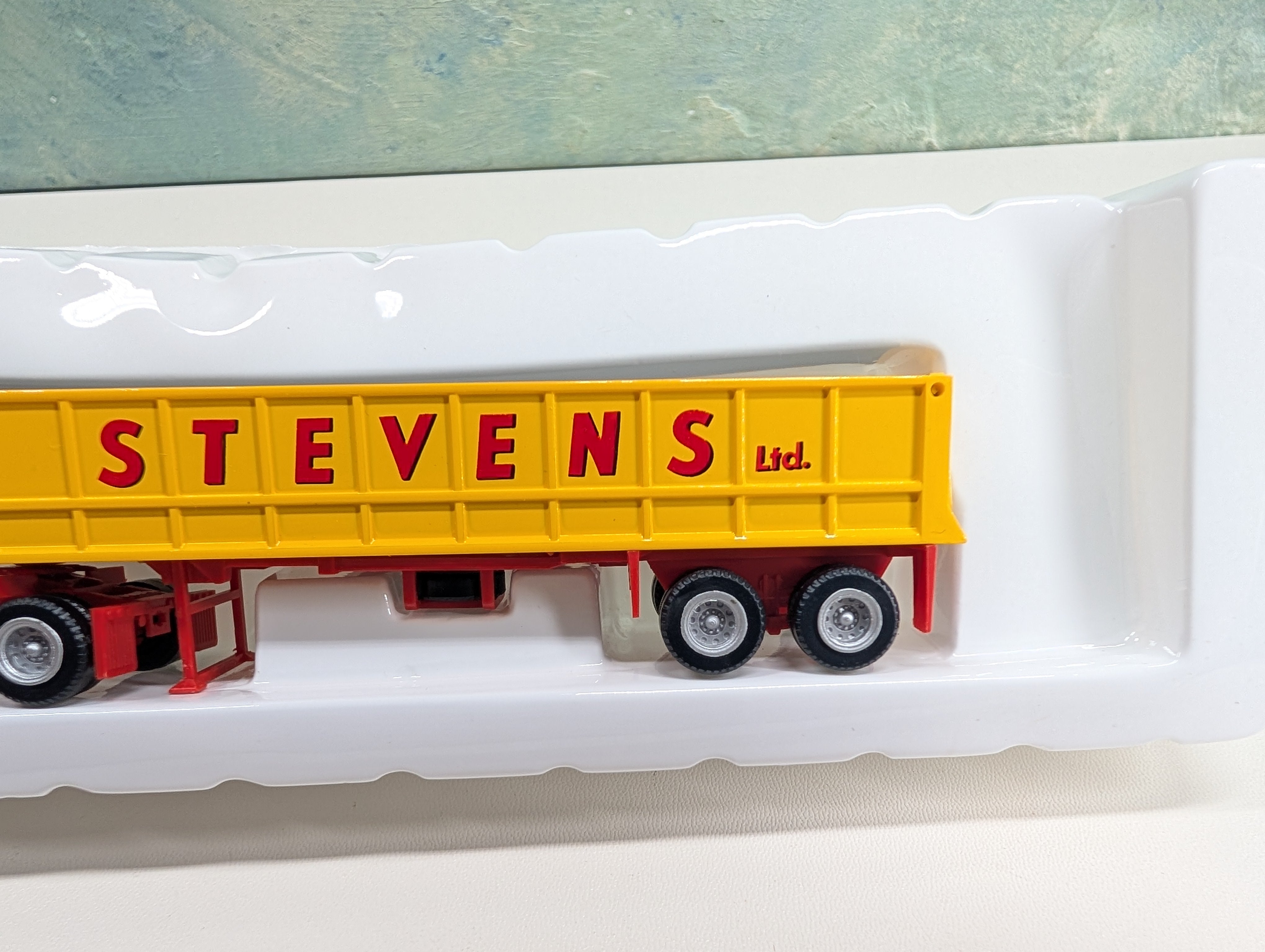 Con-Cor #0004-001002 HO Scale Herpa Steven's Trucking Tractor & Dump Trailer