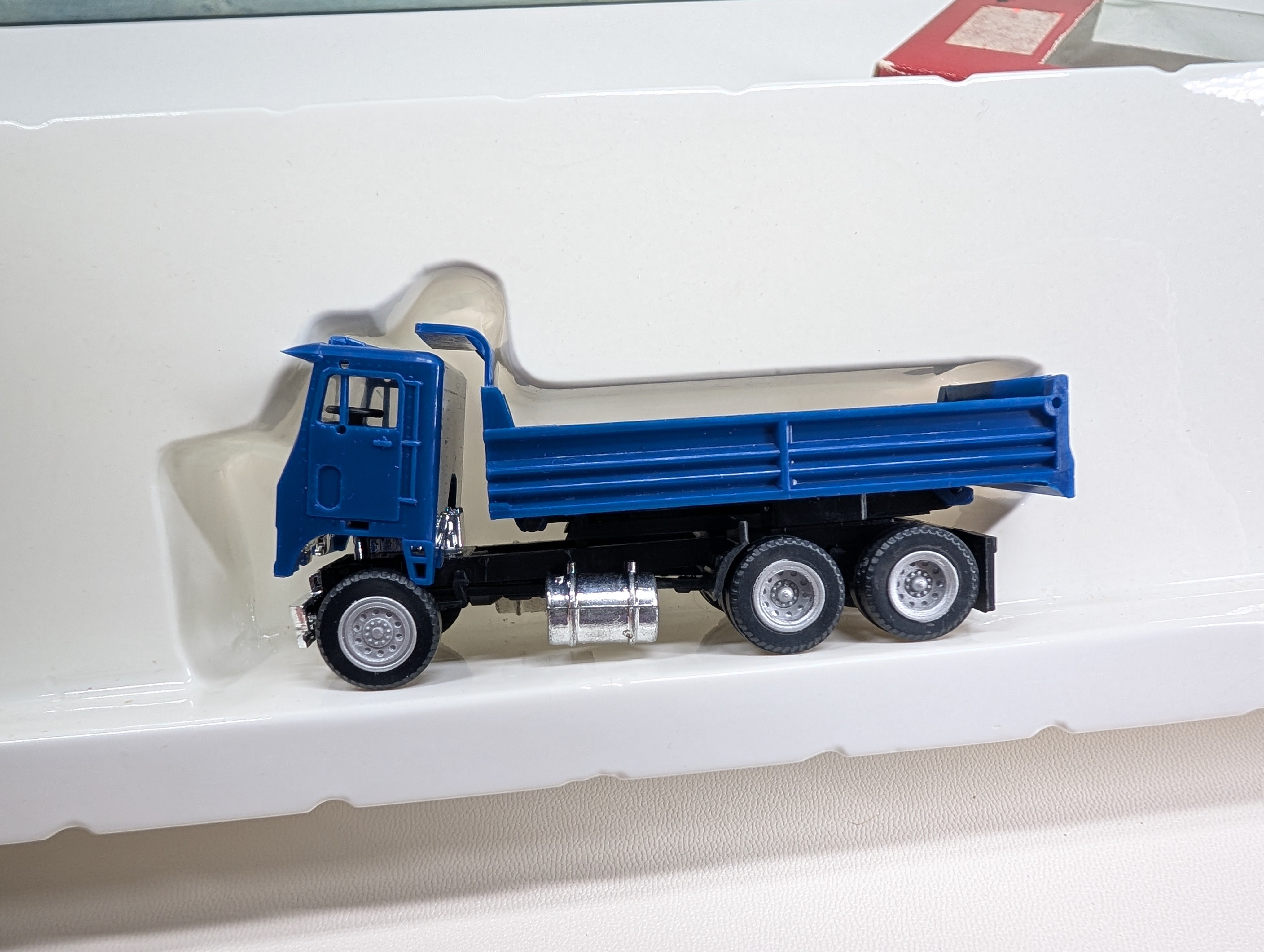 Herpa 6048 HO Scale Truck w/ Dump Trailer Blue