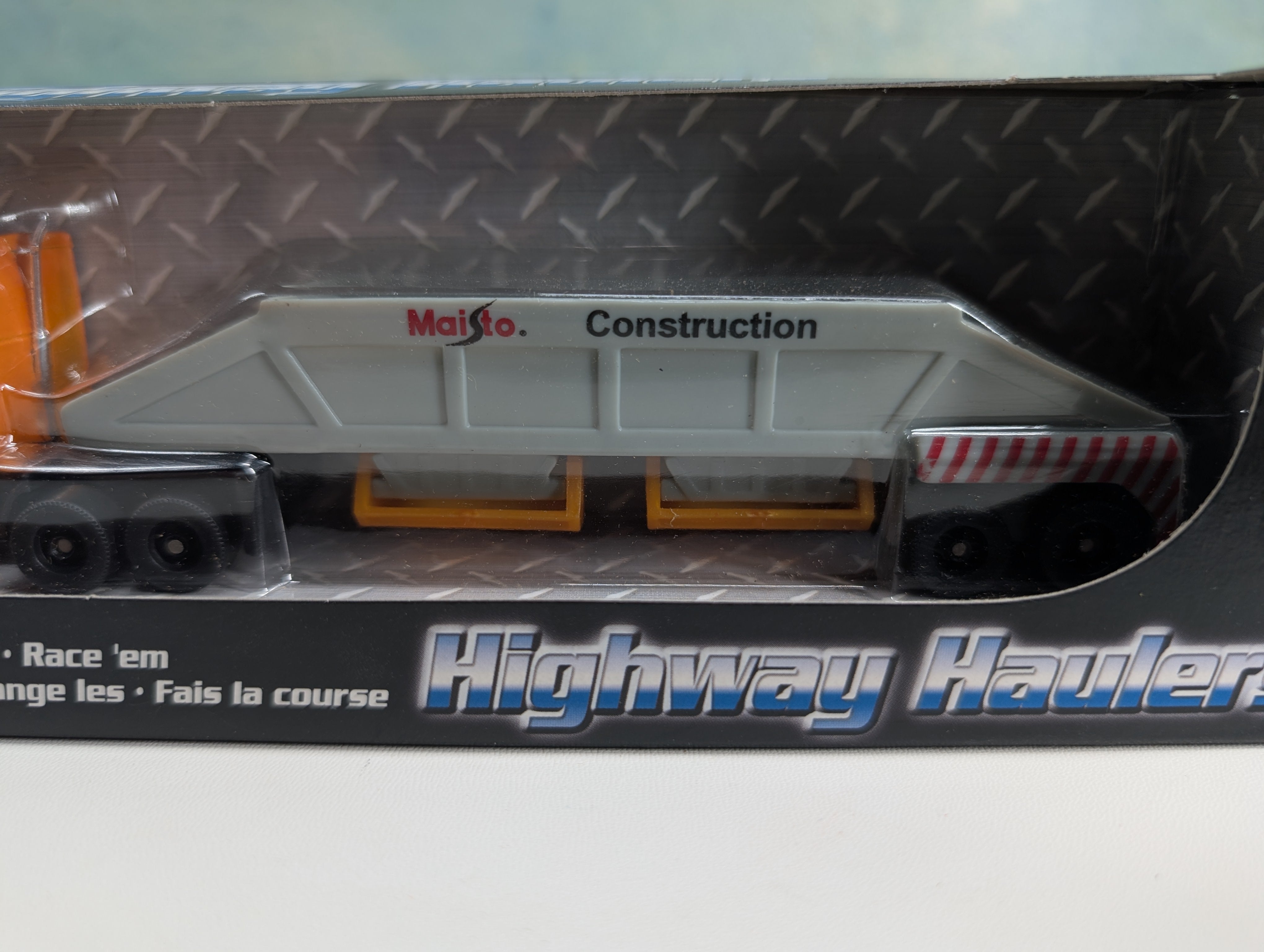 Maisto HO Scale Construction Tractor Trailer Highway Haulers