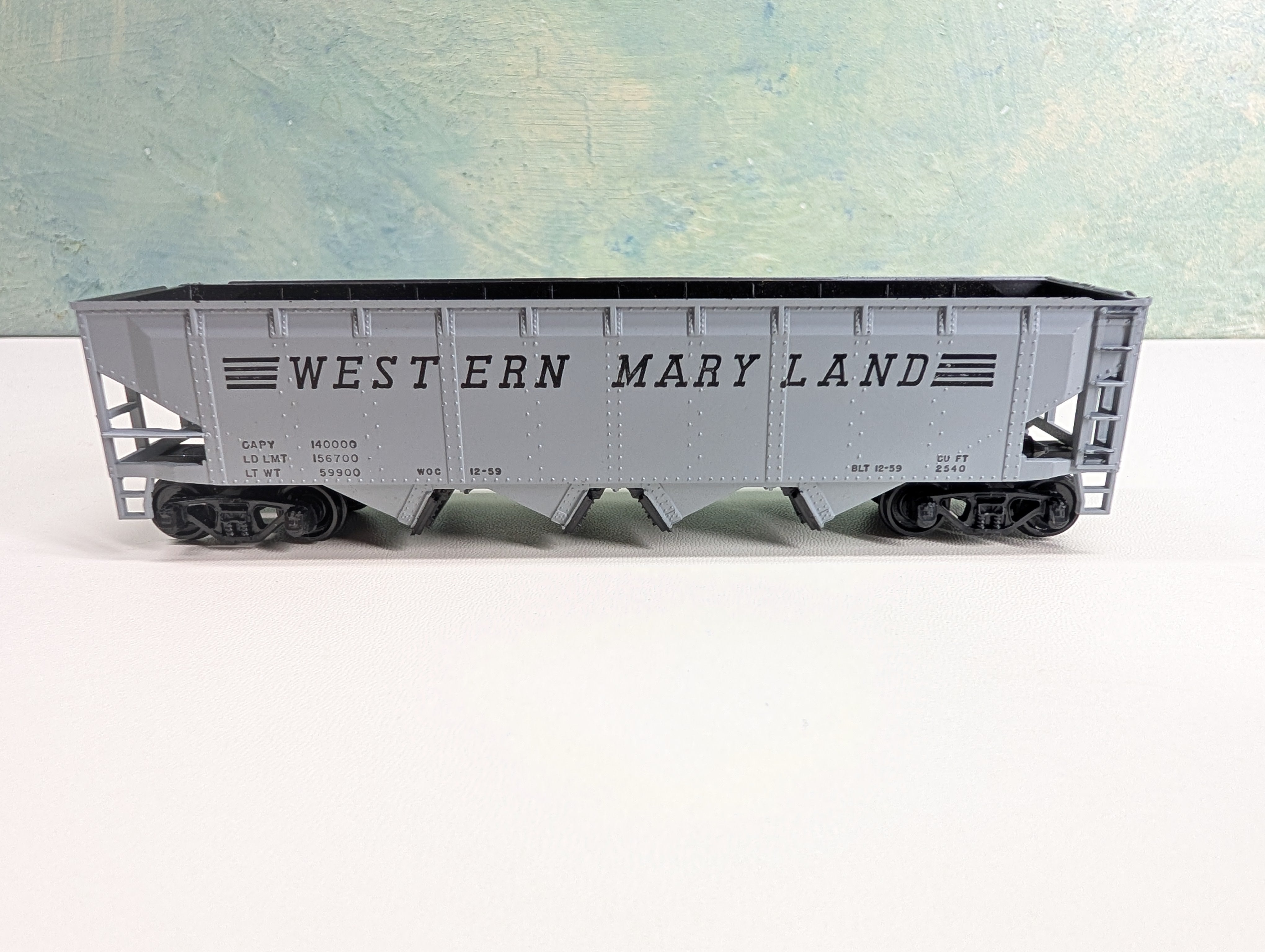 USED Athearn 1727 HO Scale 4 Bay Operating Hopper Western Maryland WM