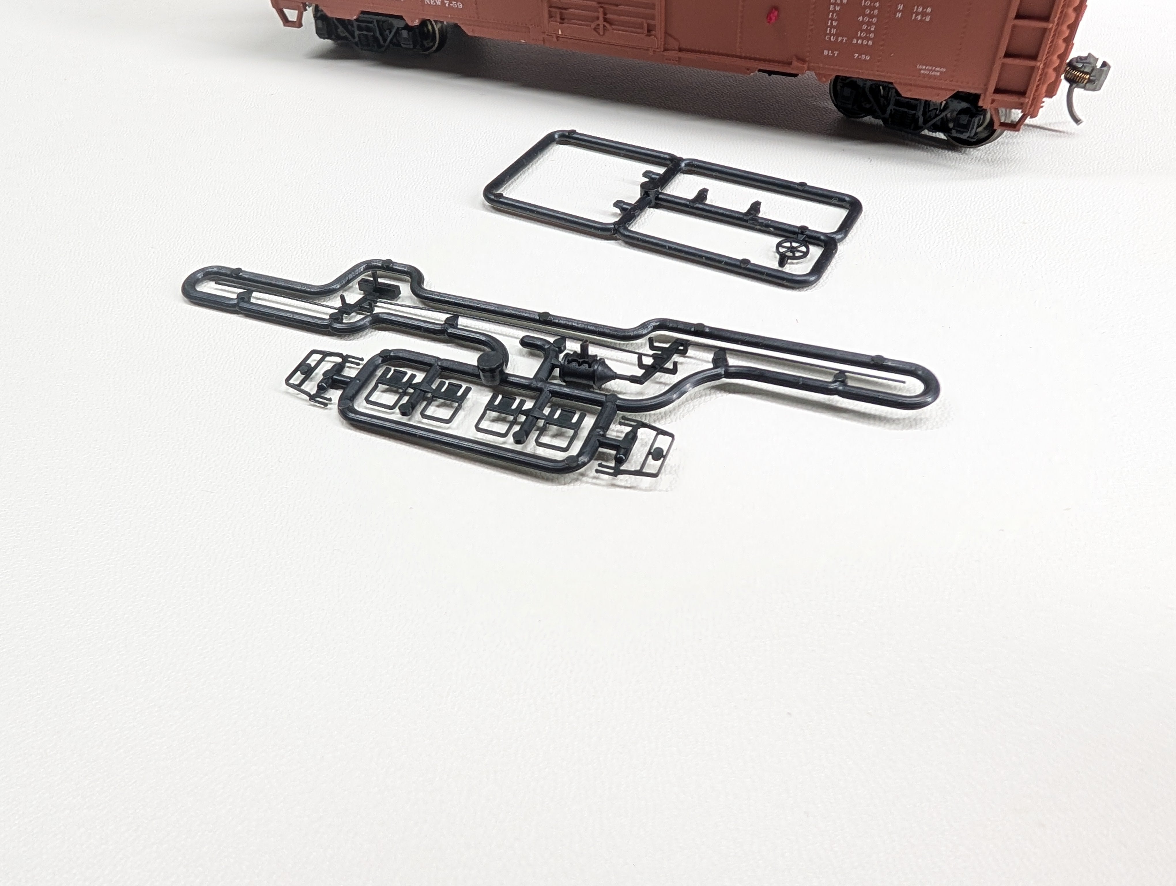 USED Accurail 35619 HO Scale 40' Riveted Steel Box Car SOO Line #2314 Metal Wheels
