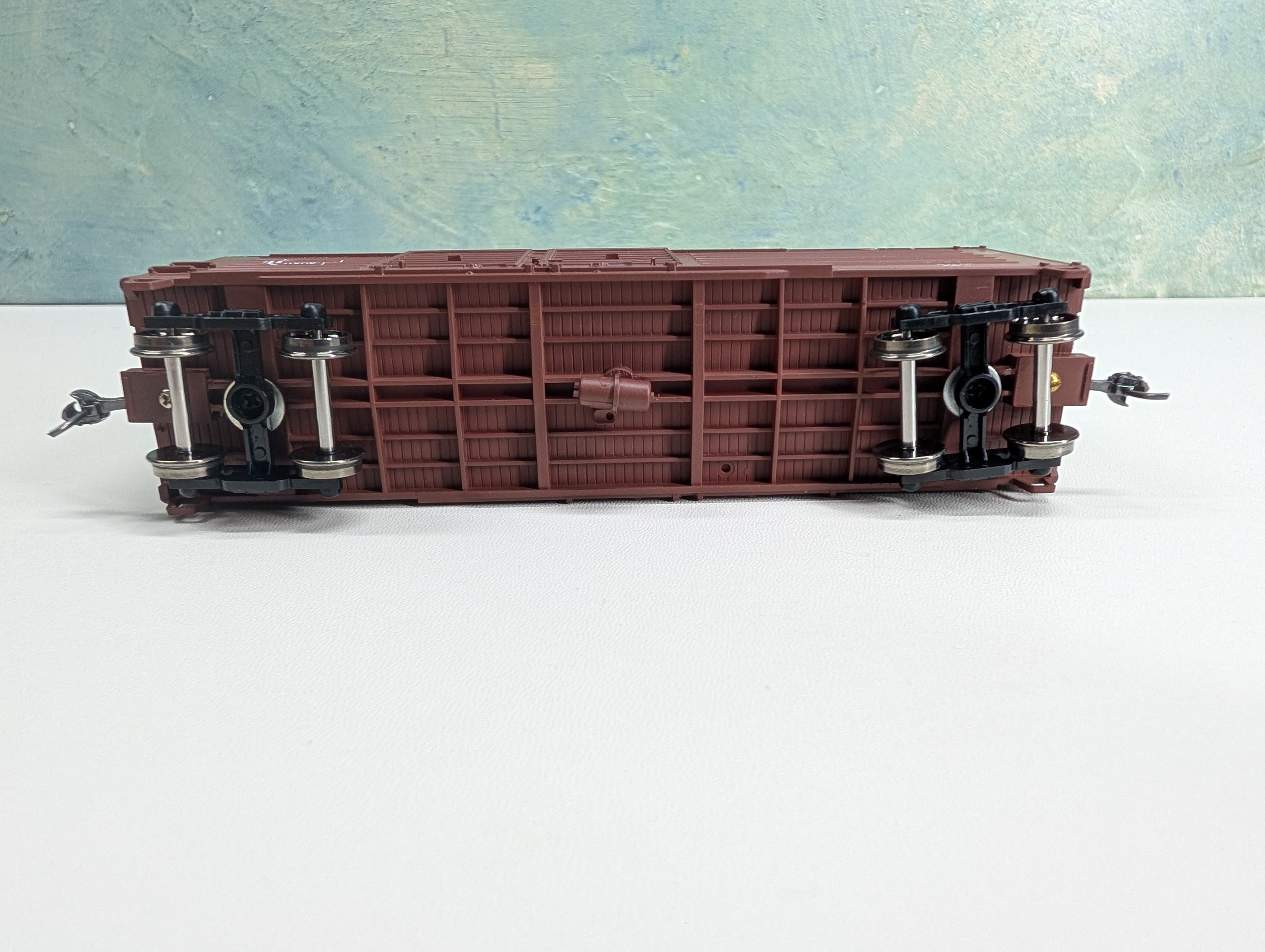 USED Accurail 3983 HO Scale 40' DD RS Box Car 58-67' Billboard Lettering Milwaukee Road MILW #7036 Metal Wheels