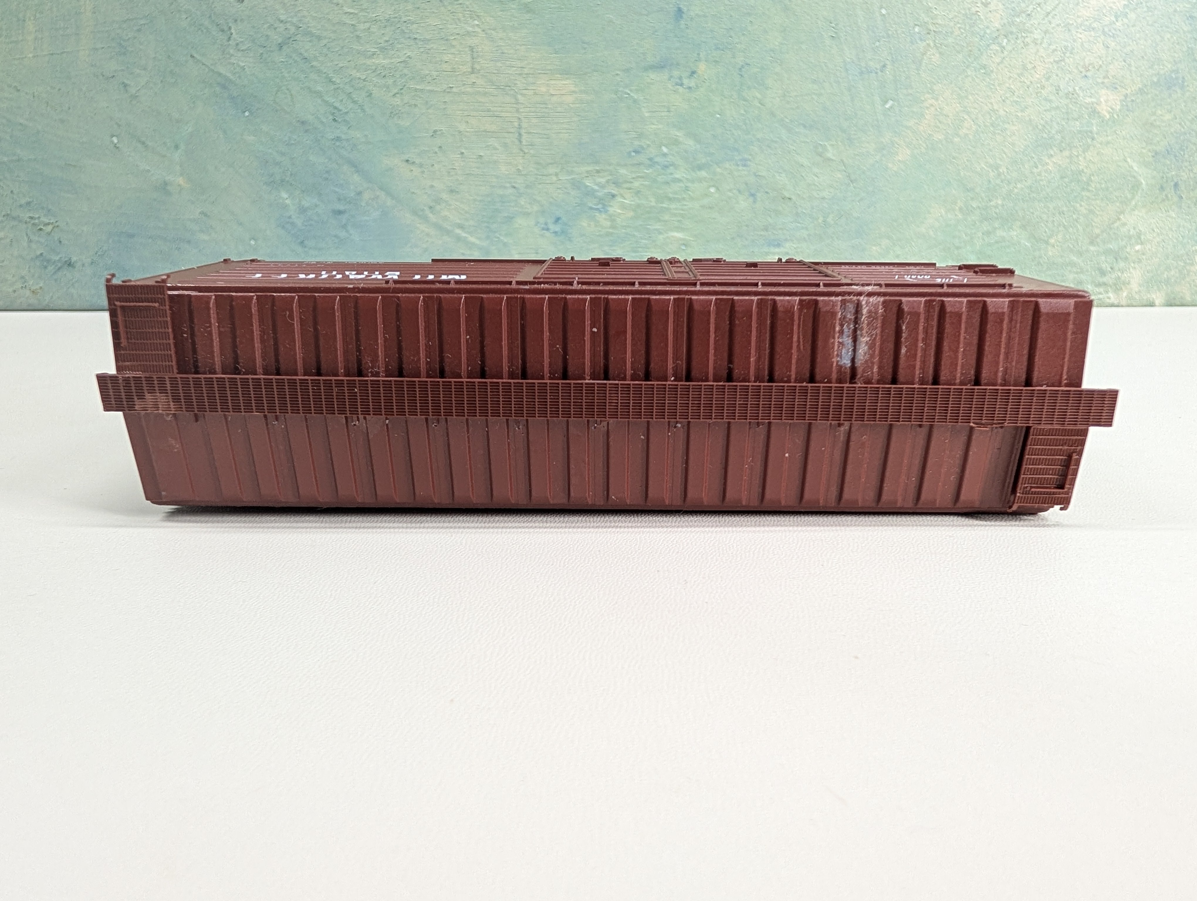 USED Accurail 3985 HO Scale 40' DD RS Box Car Post 1953 Milwaukee Road MILW #6735