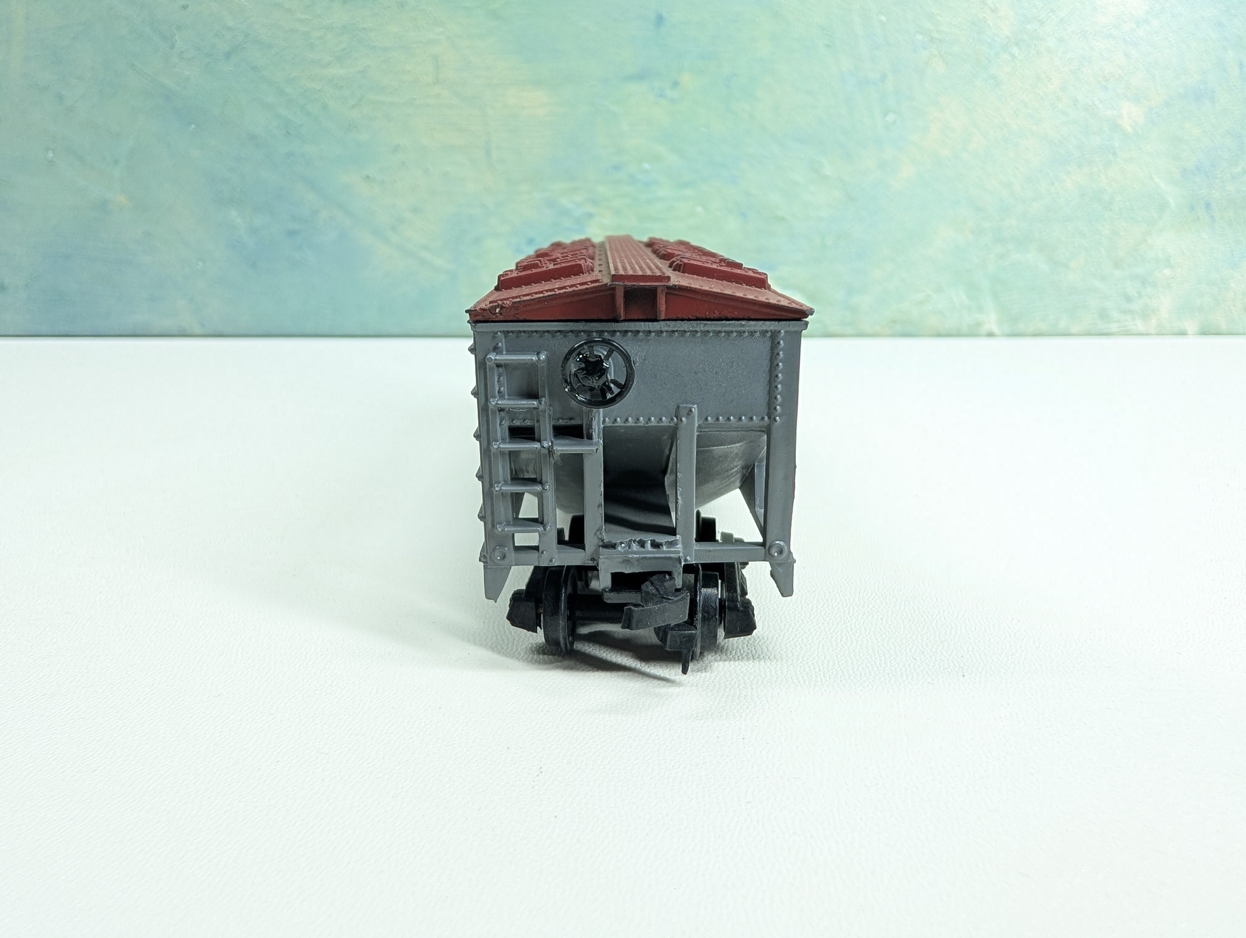 USED Varney HO Scale 2 Bay Covered Hopper Grace Davison SHPX #26022 Red Text, Rare