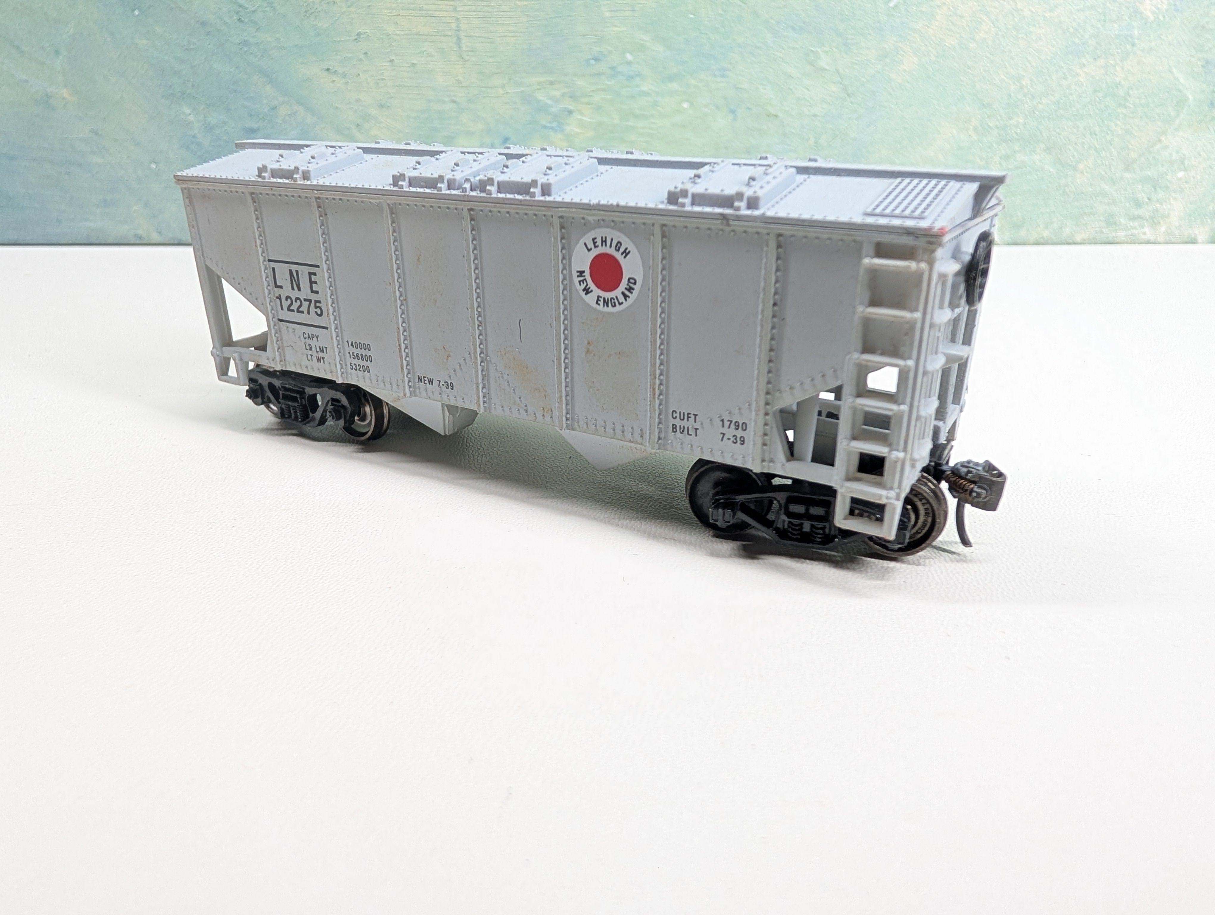 USED HO Scale 2 Bay Covered Hopper Lehigh and New England LNE #12275 Metal Wheels